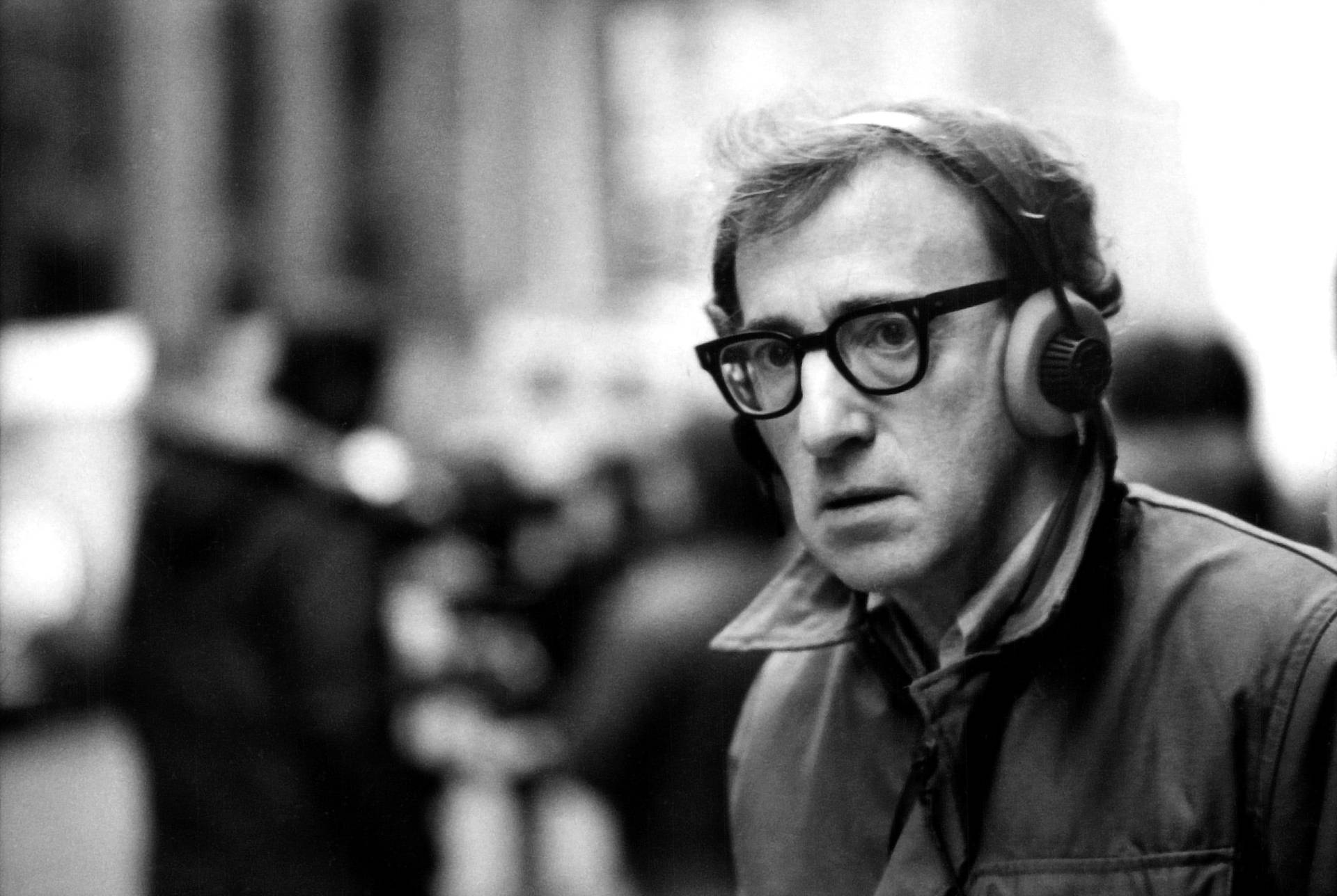 American Filmmaker Woody Allen Cinematic Greyscale Portrait Wallpaper