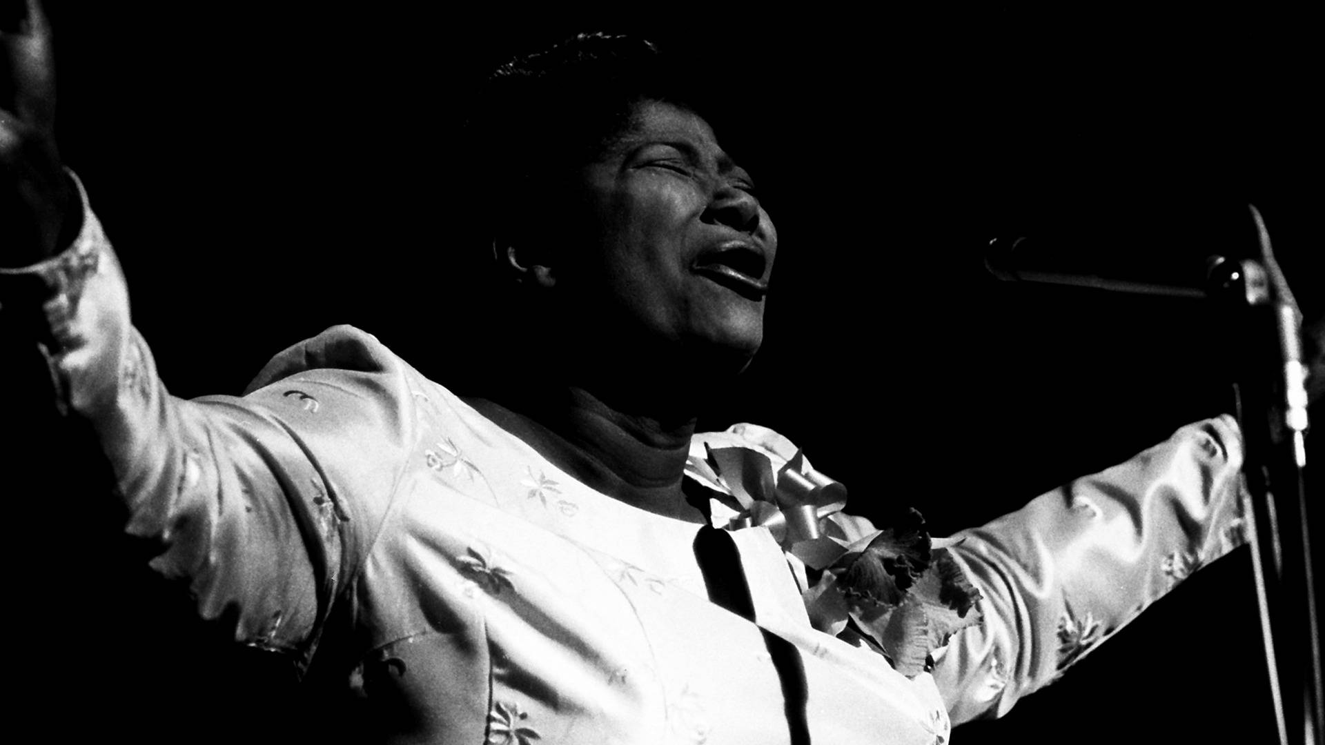 Cantantede Gospel Estadounidense Mahalia Jackson En Dinamarca 1961 Fondo de pantalla