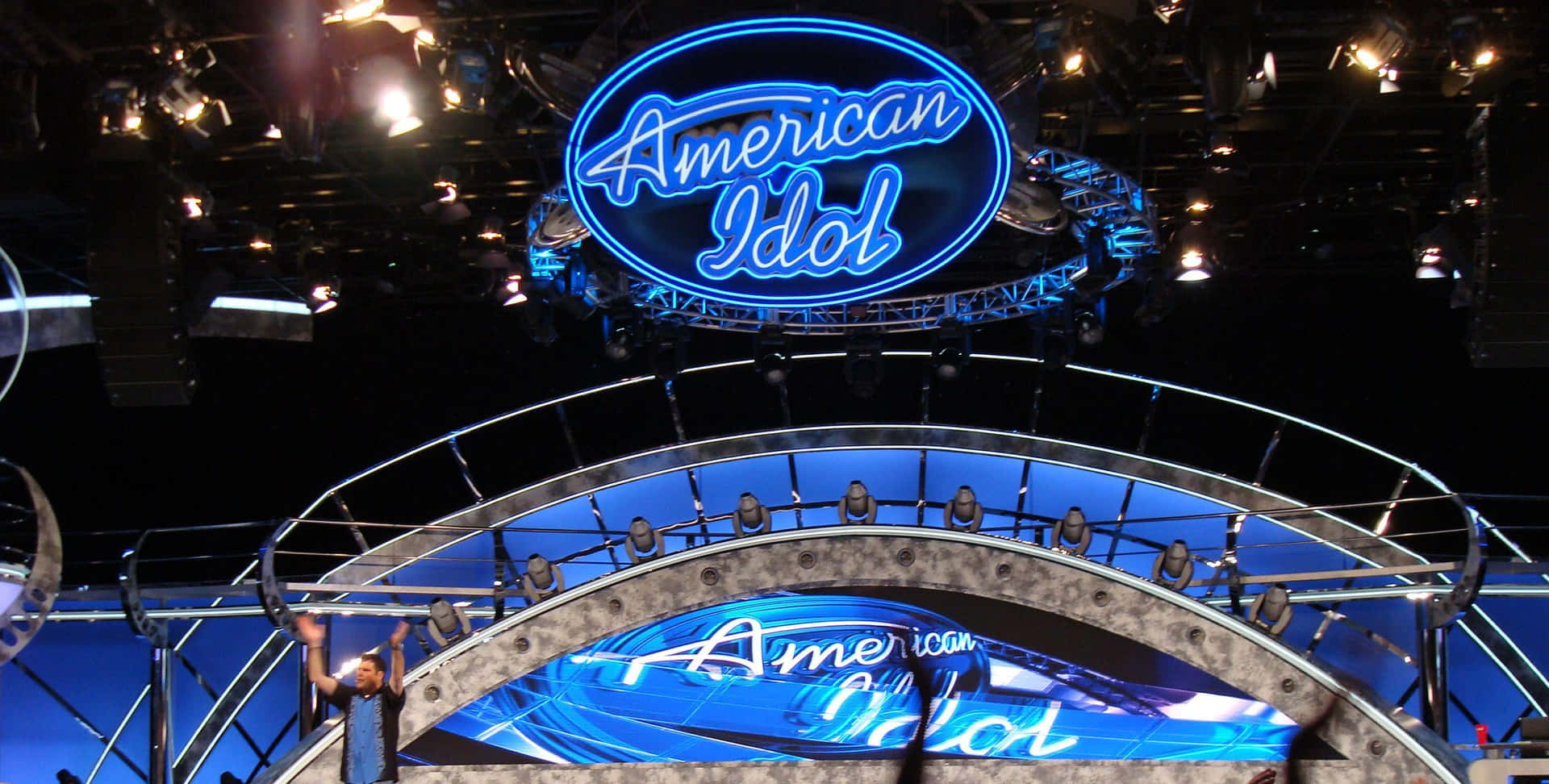 Follow the road to stardom and compete on American Idol! Wallpaper