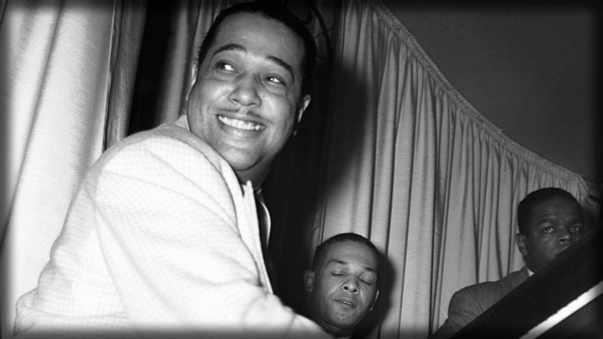Amerikanskjazzkompositör Duke Ellington 1960 Fotograf För Datorskärm Eller Mobilskärm. Wallpaper