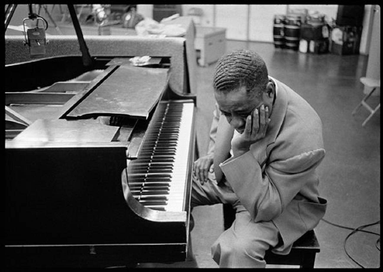 American Jazz Pianist Art Tatum Monochromic Portrait Wallpaper