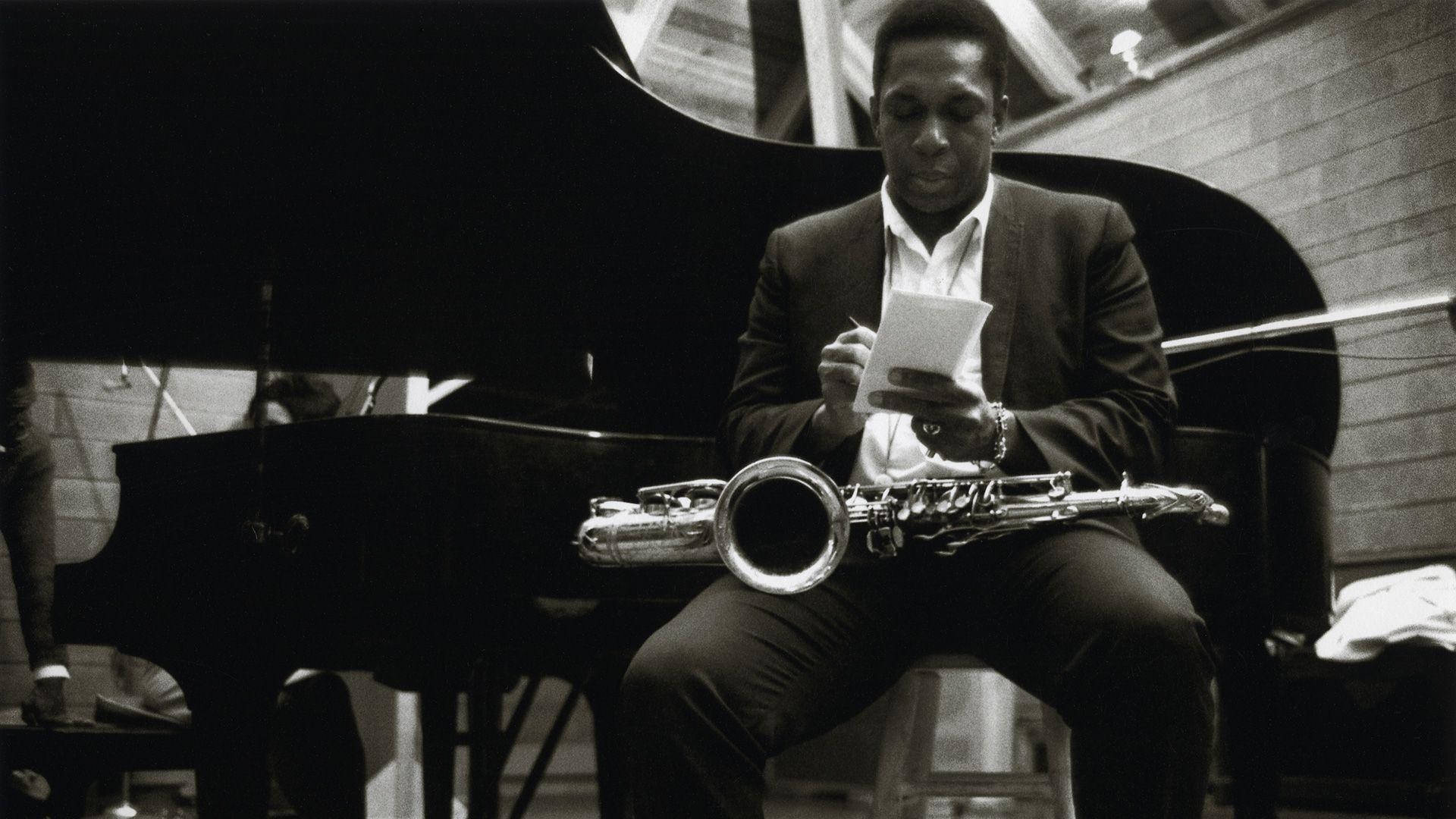Amerikanskajazzsaxofonisten John Coltranes Porträtt Från 1966. Wallpaper