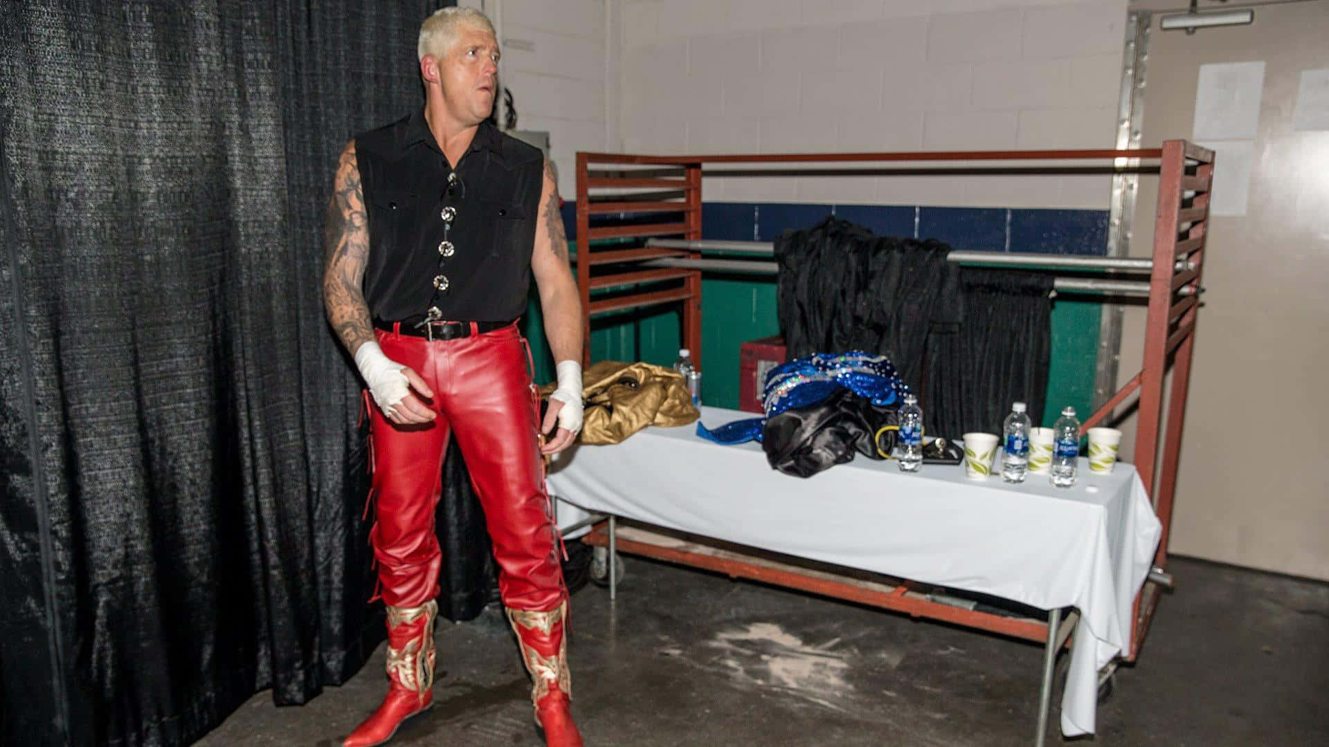 American Professional Wrestler Dustin Rhodes Backstage Wallpaper