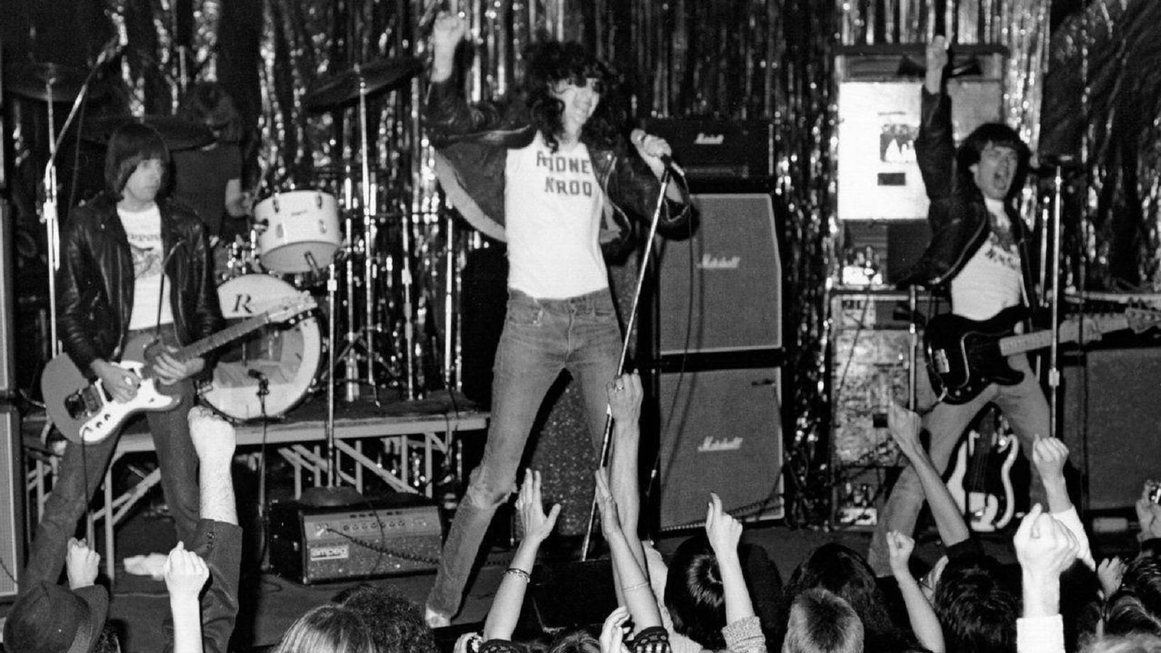 American Punk Rock Band Ramones Vintage 1977 Photograph Wallpaper