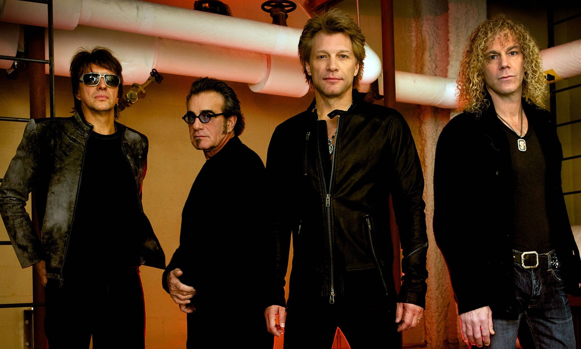 American Rock Band Bon Jovi Black Outfit Wallpaper