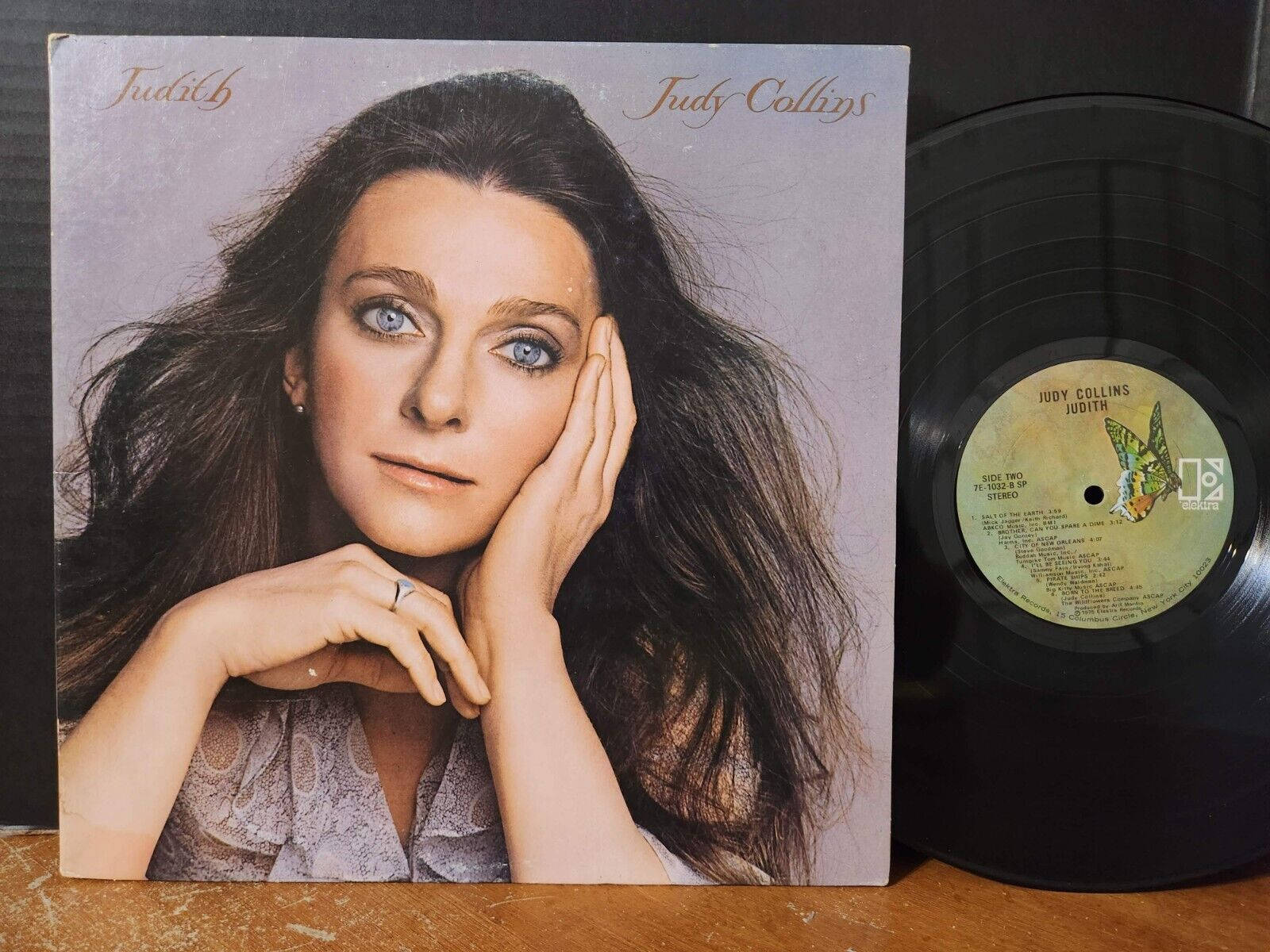 Denamerikanska Sångerskan Judy Collins 1975 Judith Album. Wallpaper
