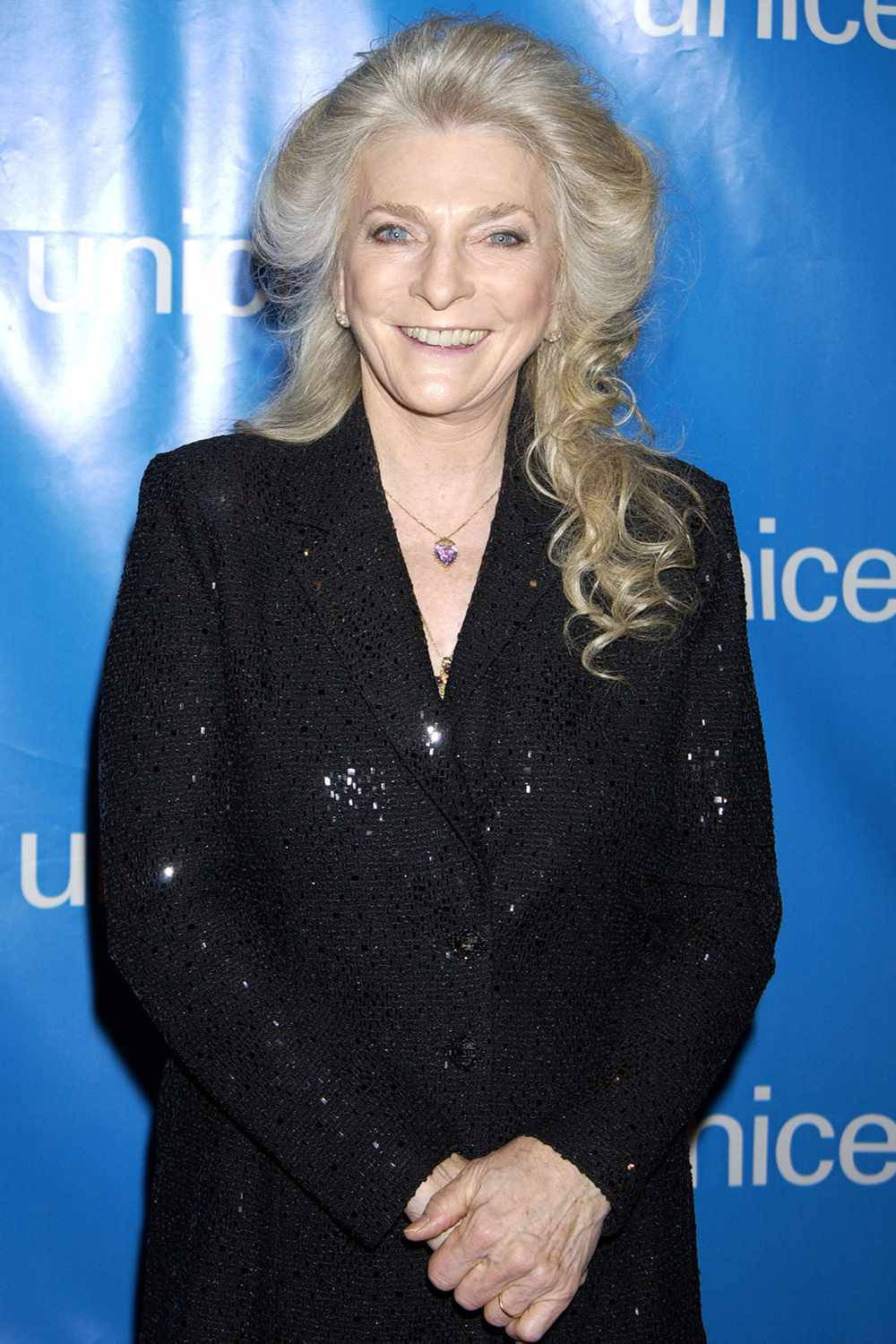 American Singer Judy Collins At 2005 Unicef Event Wallpaper