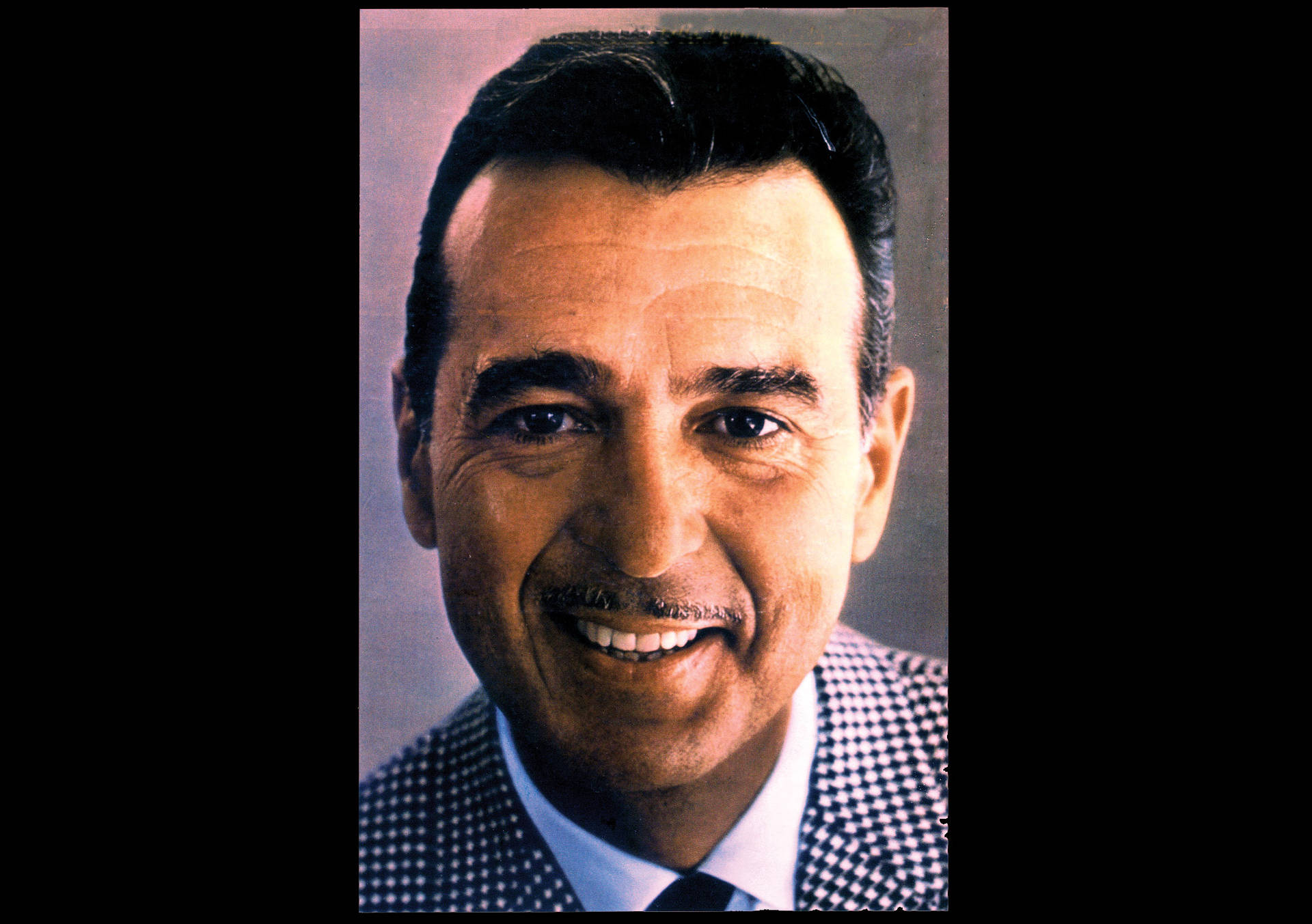 American Singer Tennessee Ernie Ford Close Up Shot Wallpaper