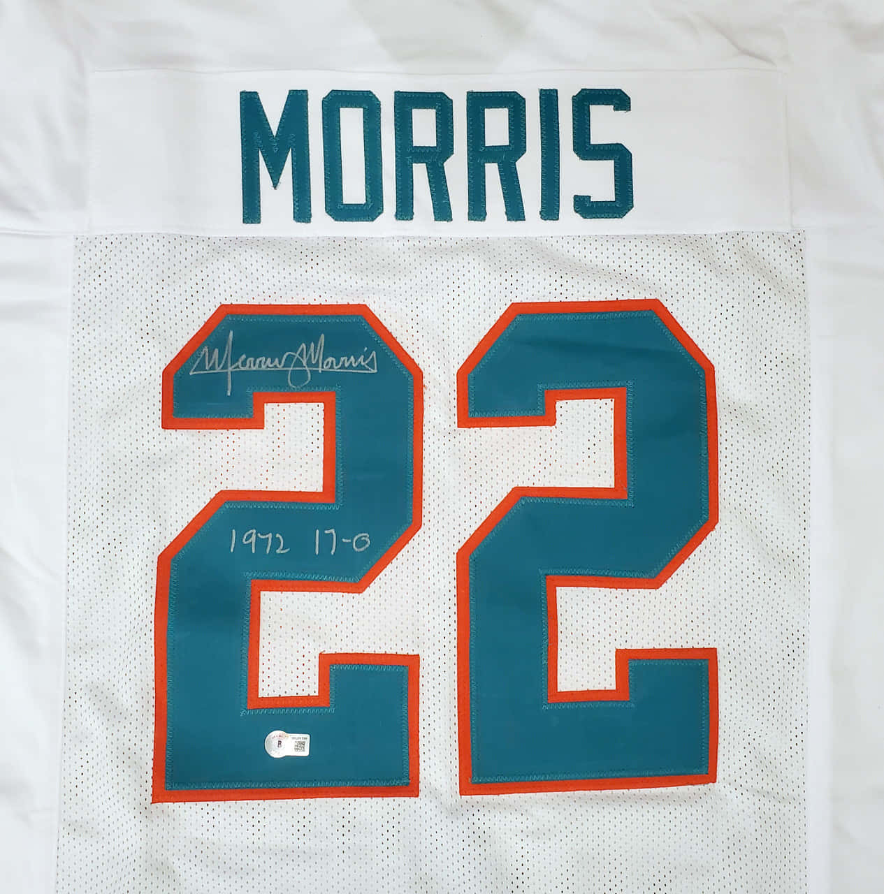 Amerikanischerfußballspieler Jordan Morris Signiertes Trikot-shirt Wallpaper
