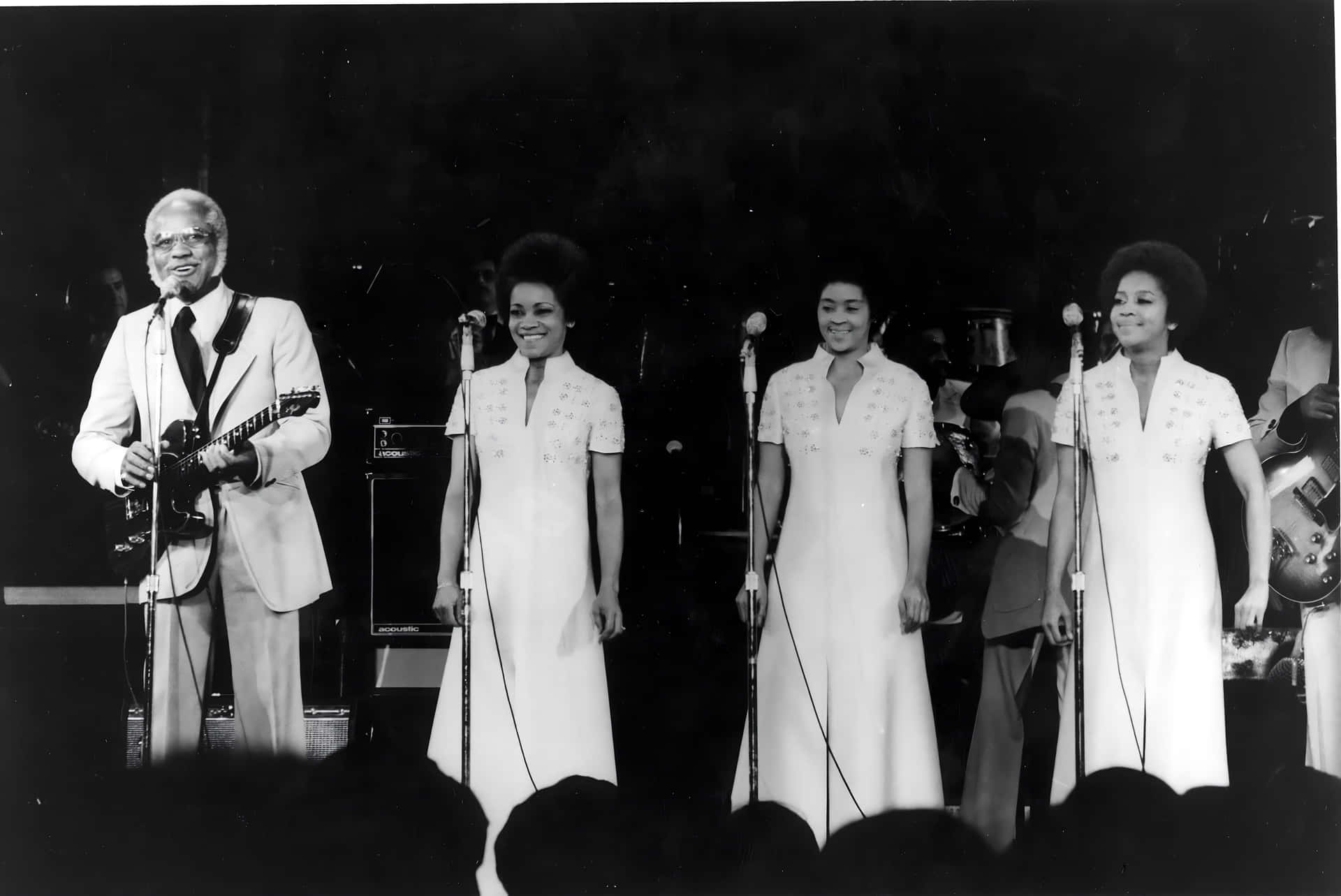 American Staple Singers 1970 Concert Photograph Wallpaper