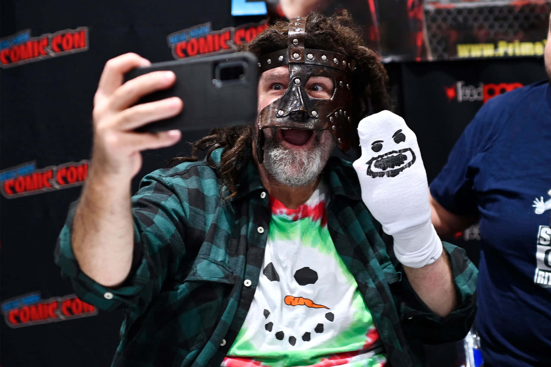Amerikansk veteran bryder Mick Foley på Comic Con 2022 Wallpaper