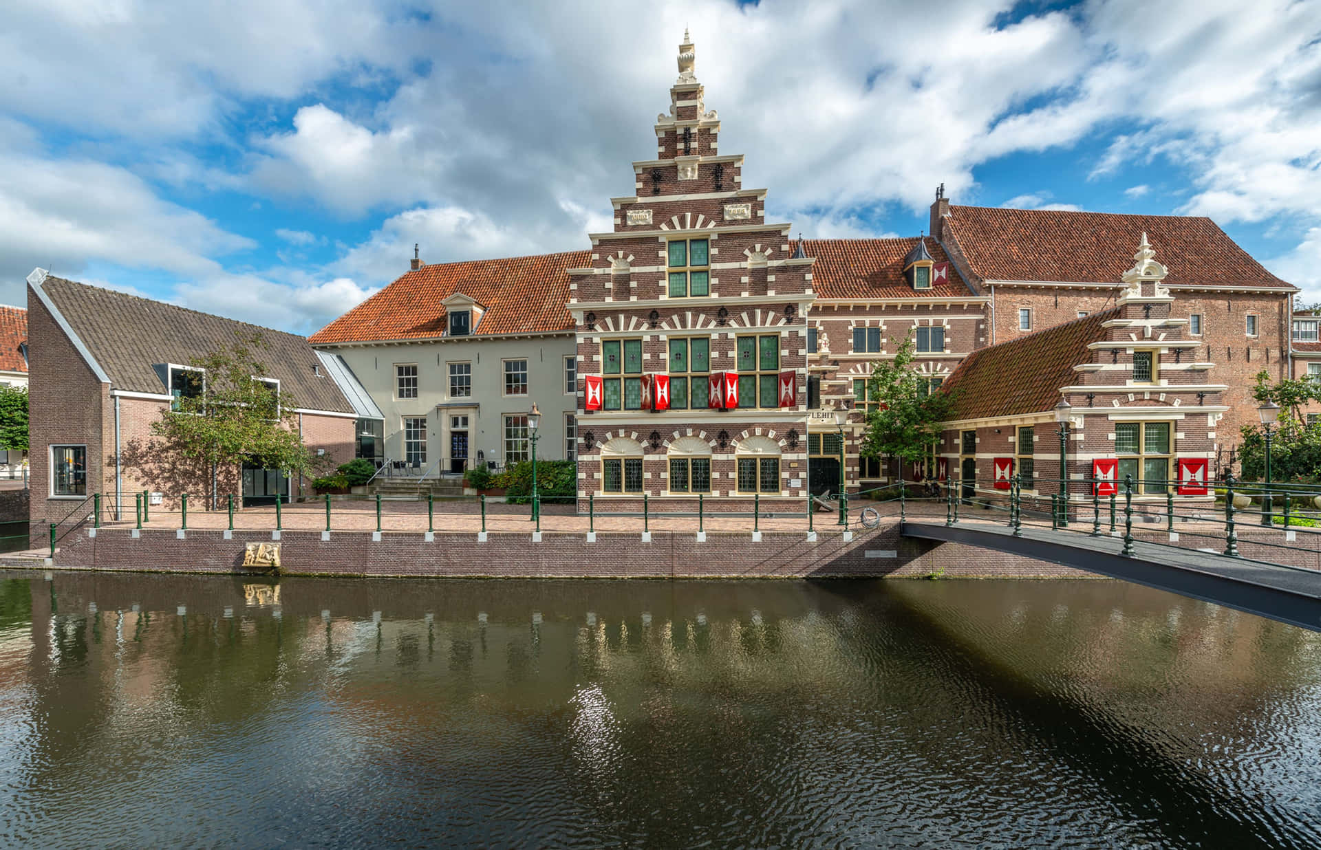 Amersfoort Historic Building By Canal Wallpaper