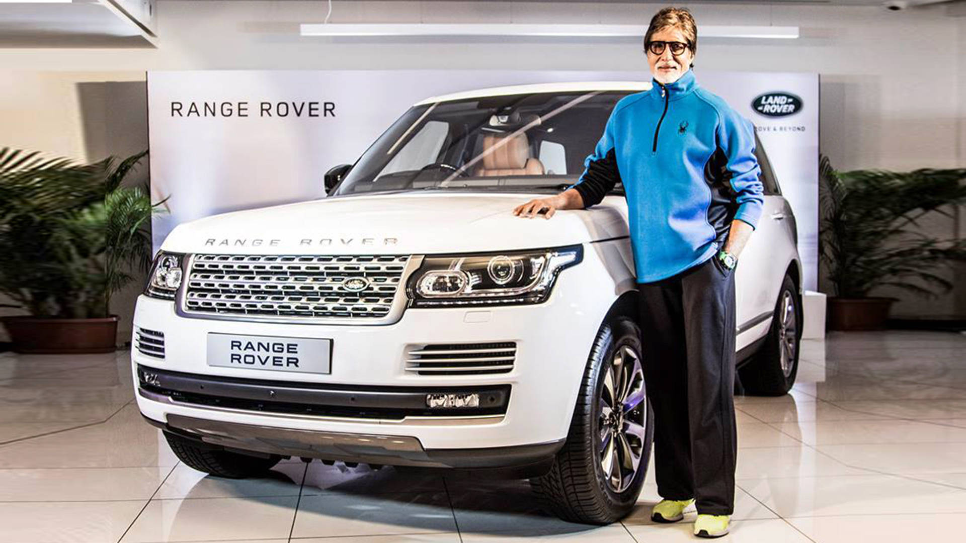 Amitabh Bachchan Range Rover bil tapet. Wallpaper