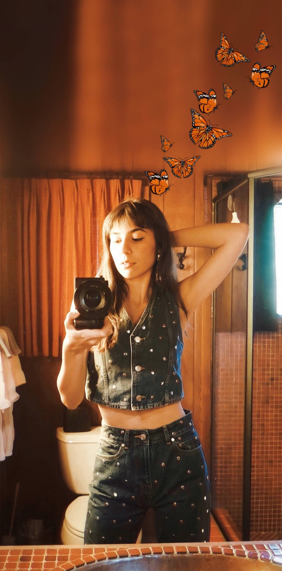 Amy Nelson Mirror Selfie Wallpaper