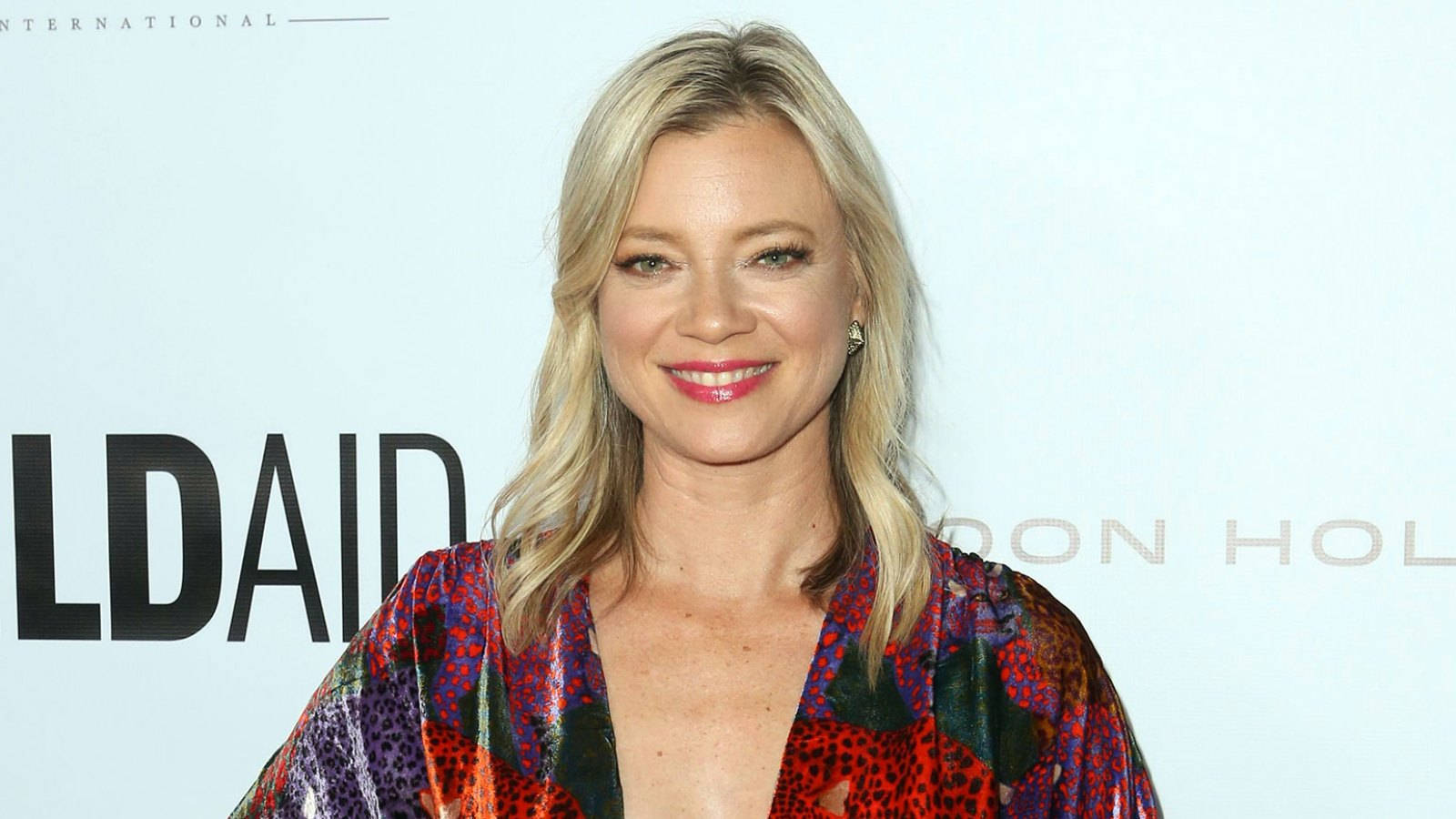 Amy Smart Colorful Robe Wallpaper
