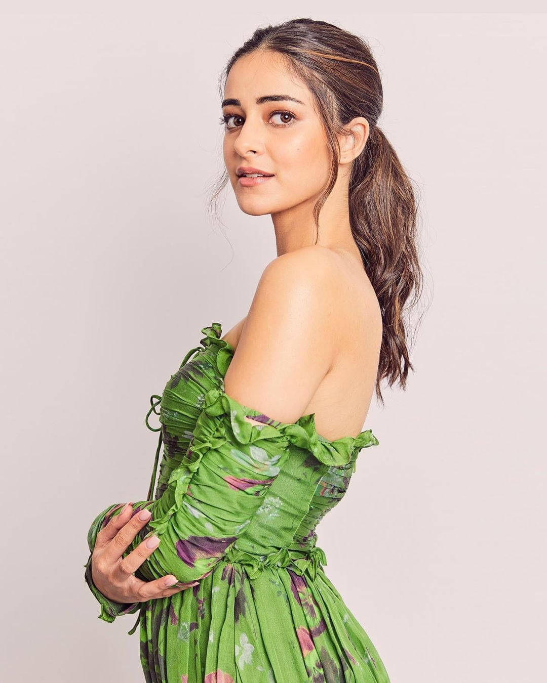 Ananya Pandey Green Dress Wallpaper