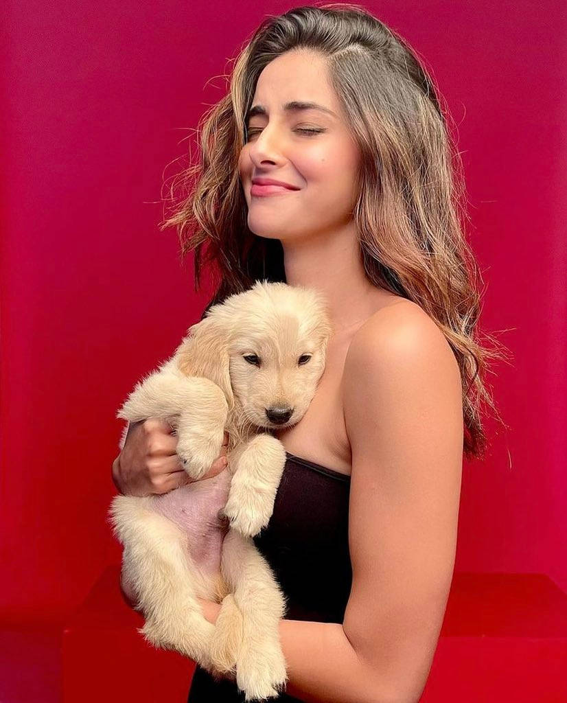 Ananya Pandey With Puppy Wallpaper