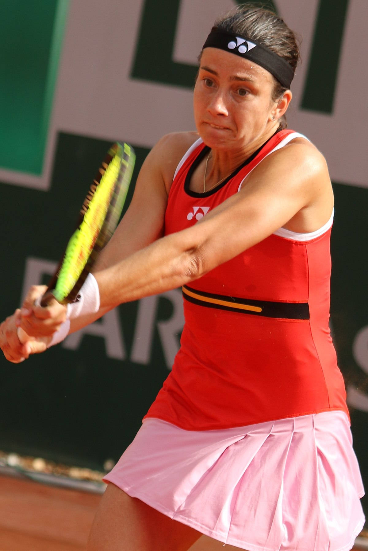 Anastasijasevastova Sosteniendo Su Raqueta. Fondo de pantalla