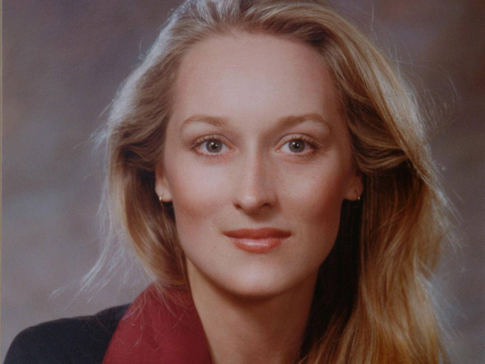 Ancient Picture Of Meryl Streep Wallpaper