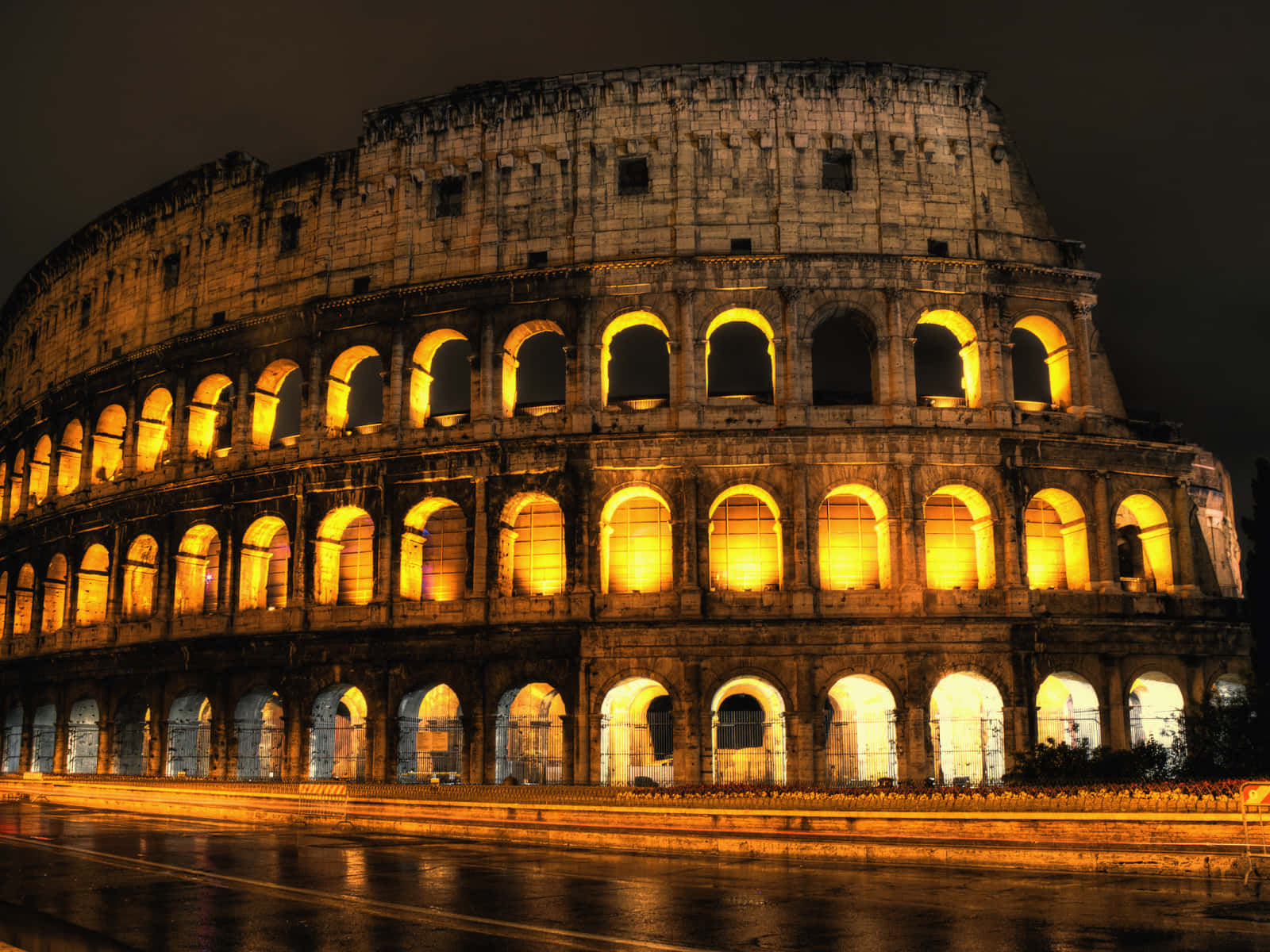 Esploral'antica Roma Con Questo Sfondo Desktop Che Ti Farà Viaggiare Nel Tempo Sfondo