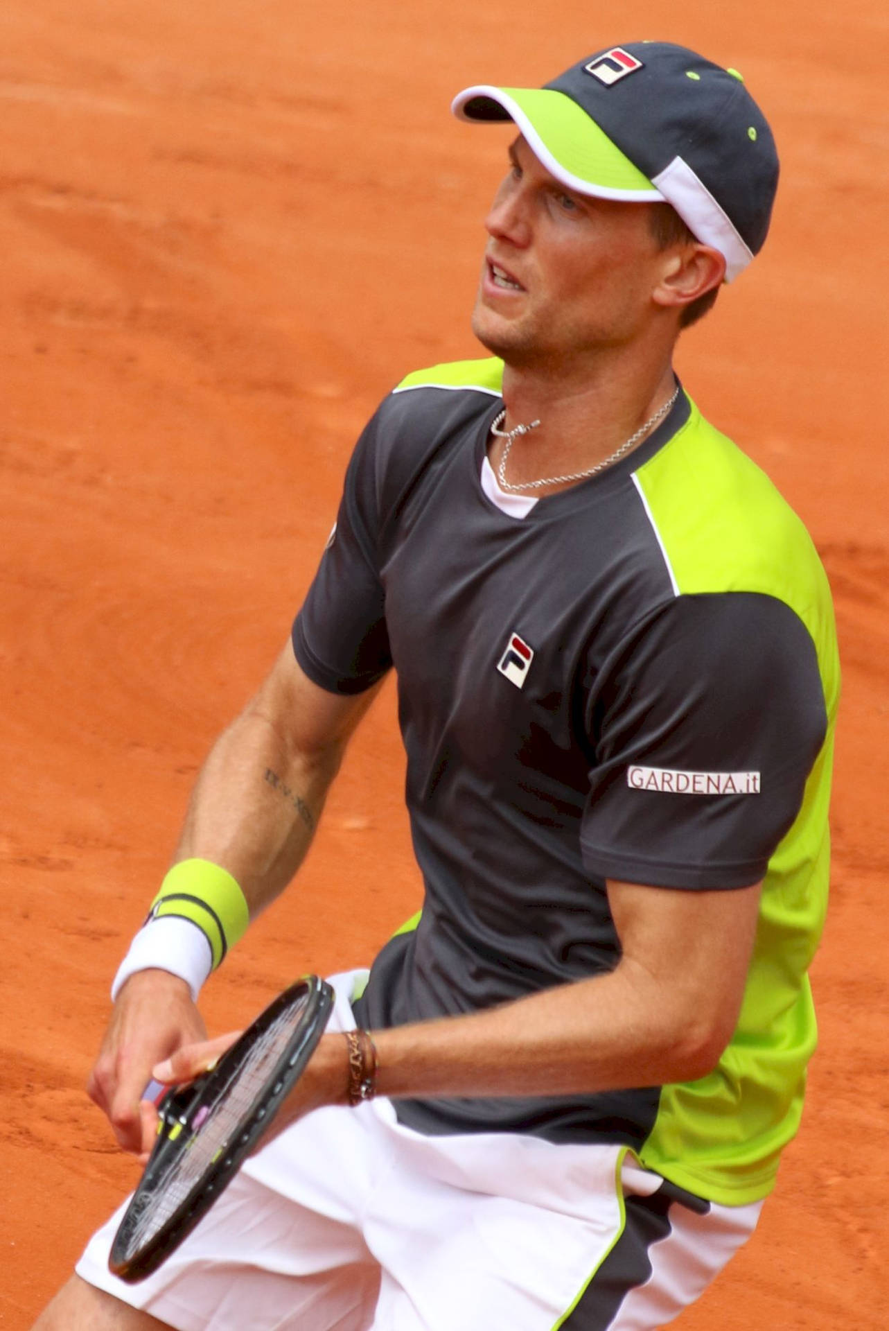 Andreas Seppi in Action on a Clay Court Wallpaper