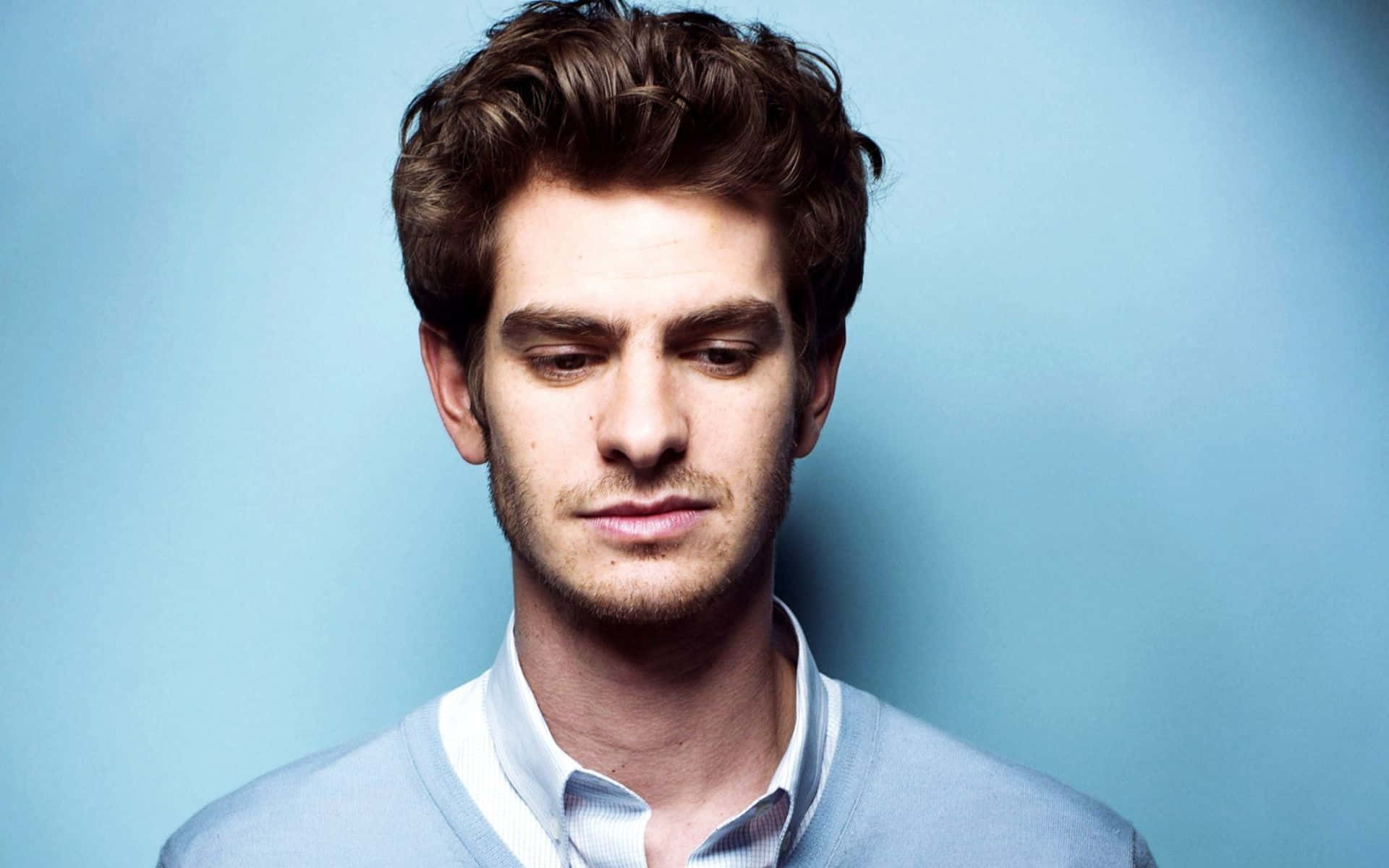 Andrew Garfield sports a casual look.