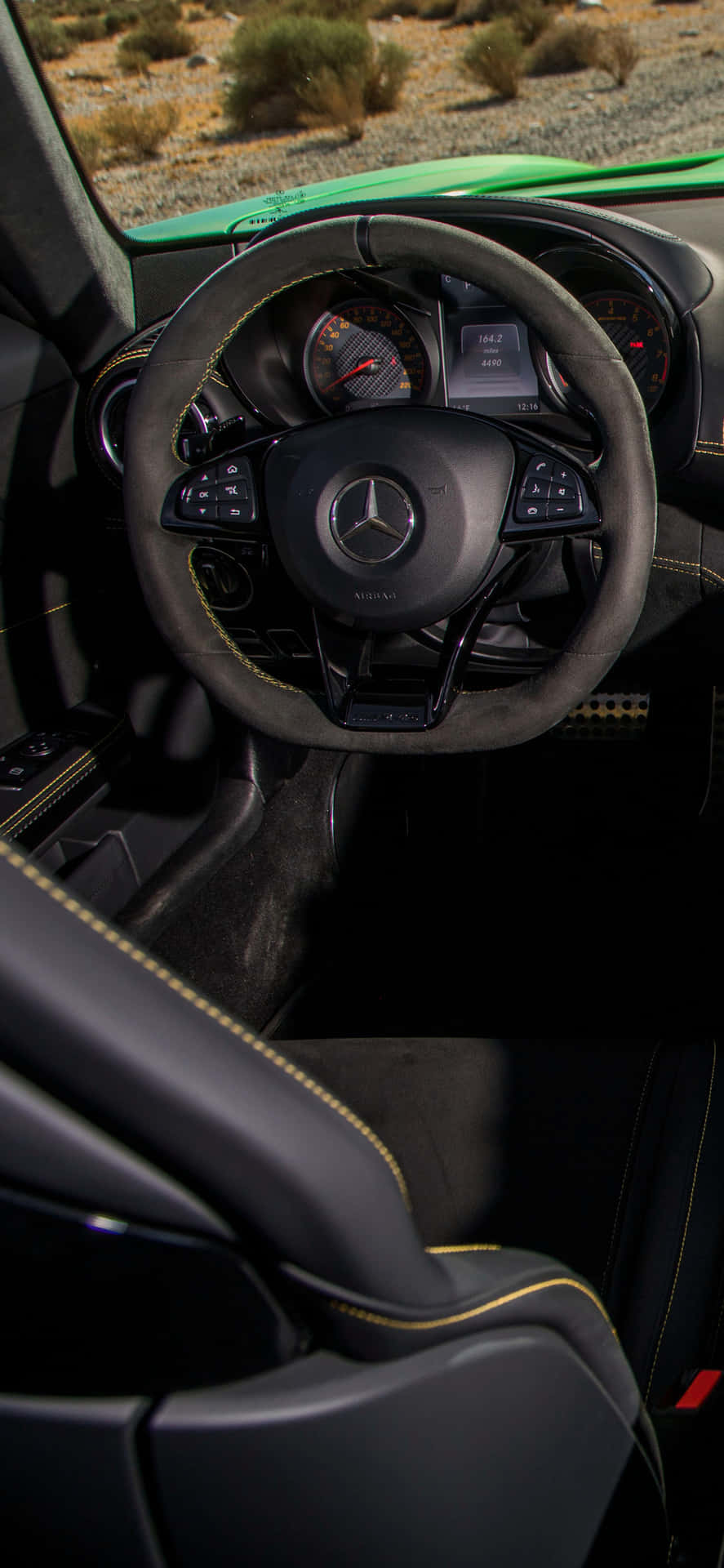 Sfondoper Android Dell'interior Di Una Sports Car Mercedes Amg Gt-r.