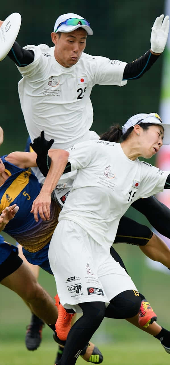 Asian Athletes In White Attire Android Ultimate Frisbee Background