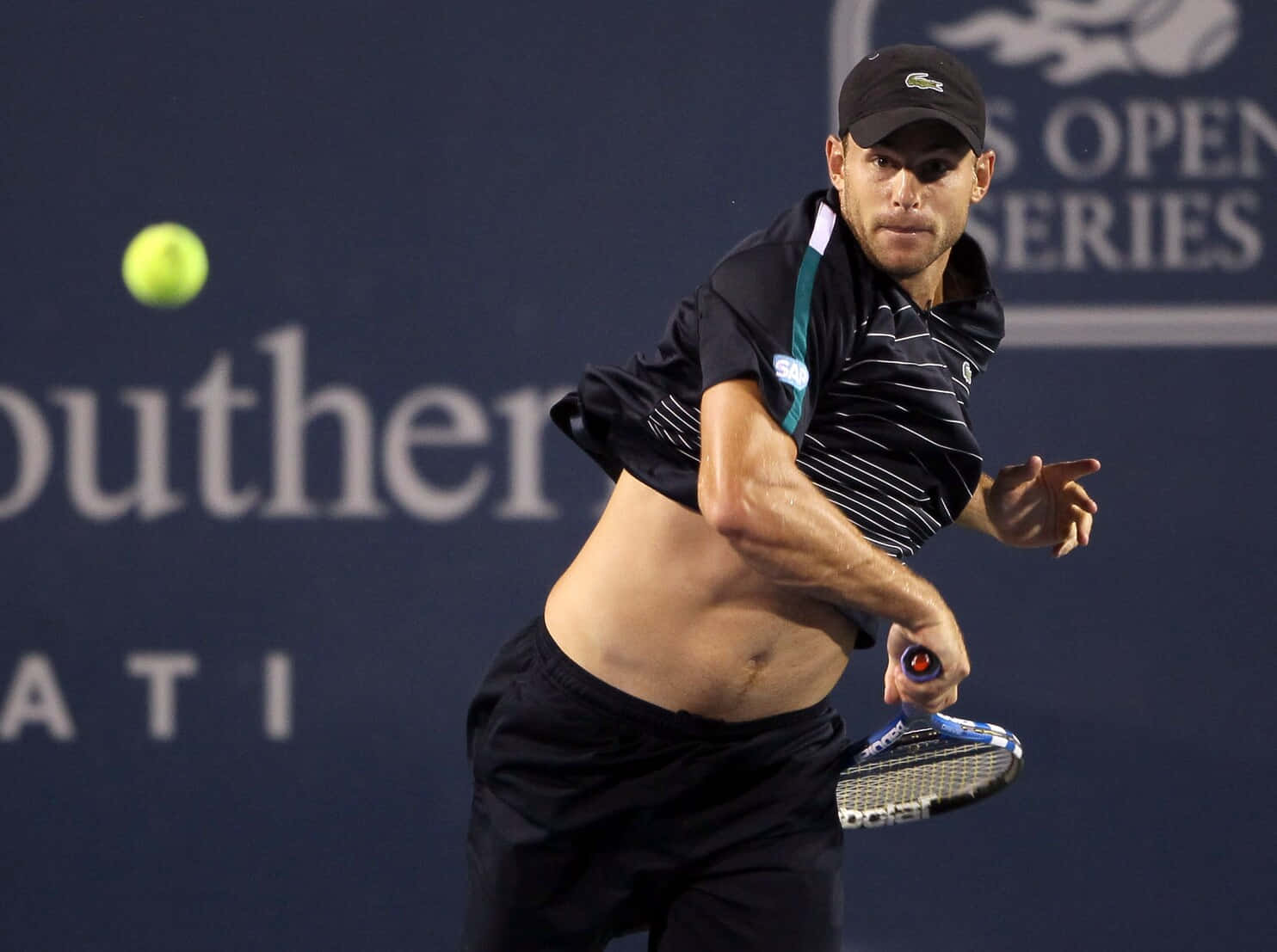Andy Roddick efter at have ramt tenniskuglen Wallpaper
