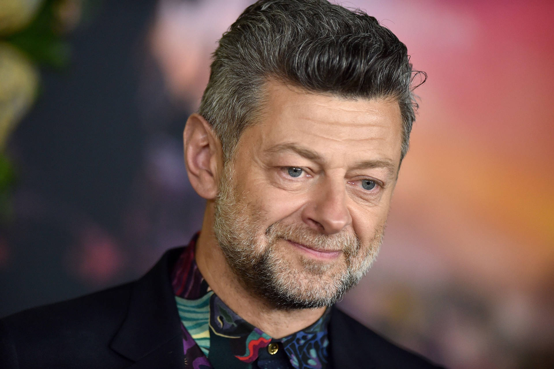 Andy Serkis In Colorful Tie Wallpaper