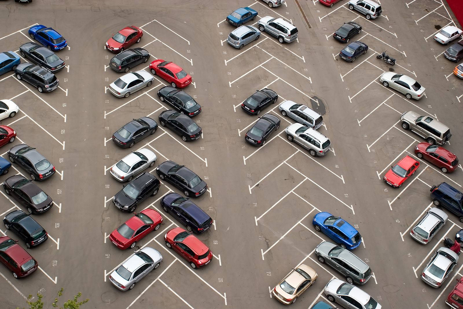 Angled Parking Lot in Broad Daylight Wallpaper