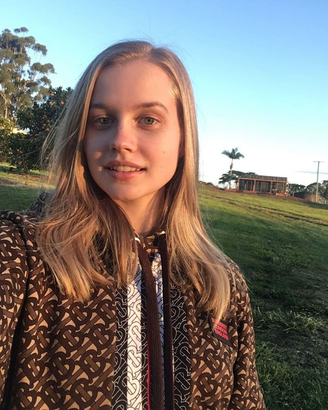 Download Angourie Rice Sunset Selfie Wallpaper | Wallpapers.com