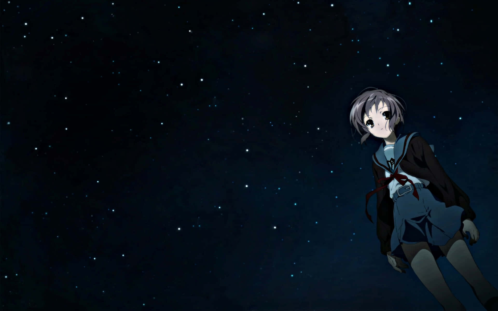 En pige står i nattehimlen med stjerner Wallpaper