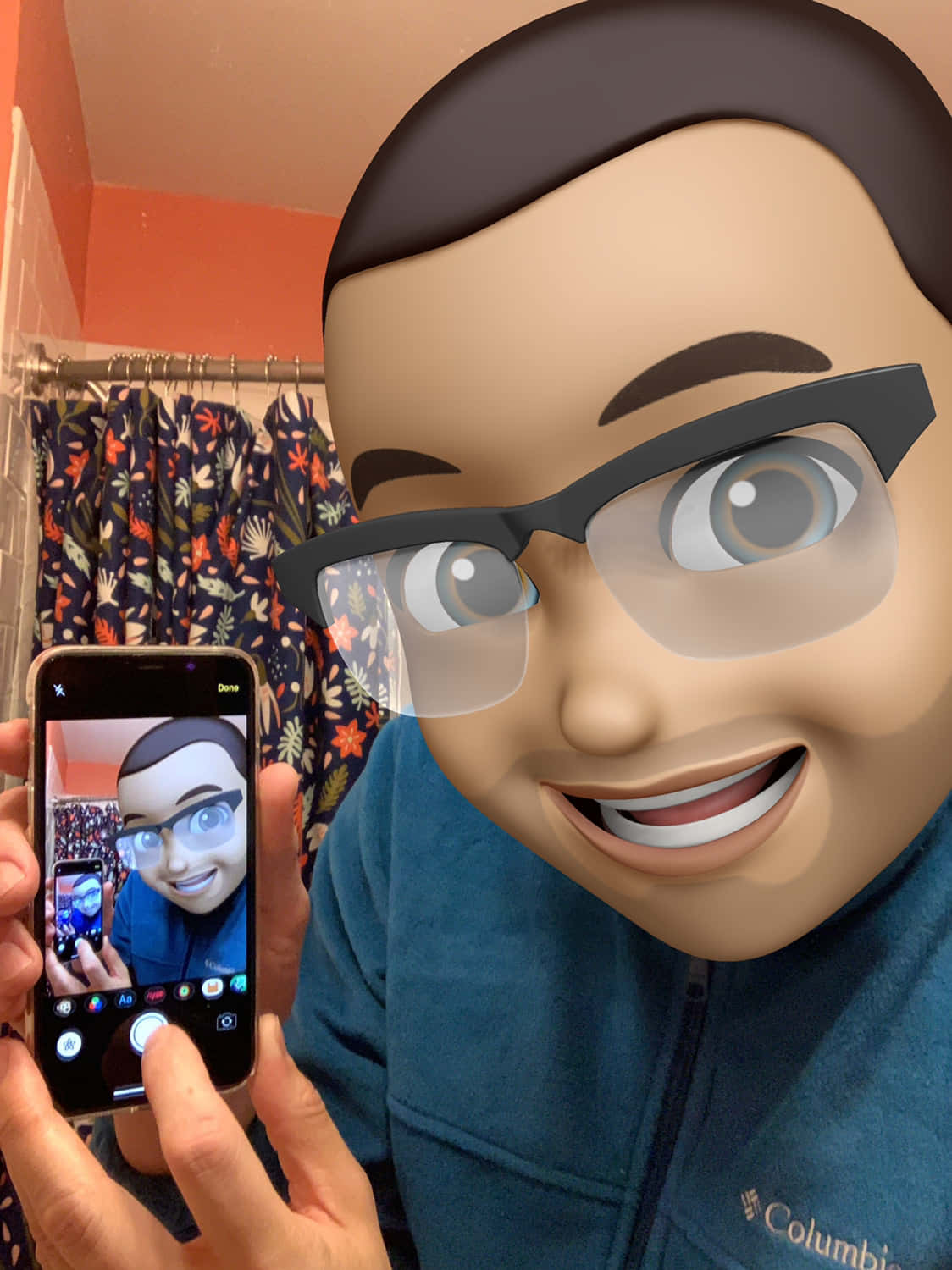Send your friends a quirky Animoji and make them laugh! Wallpaper