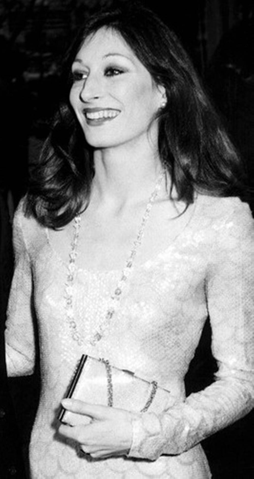Anjelica Huston 1974 Academy Awards vindende udseende. Wallpaper