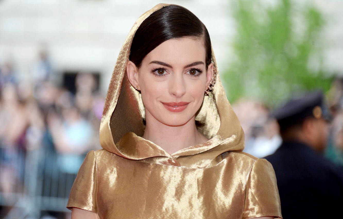 Anne Hathaway In Golden Robe