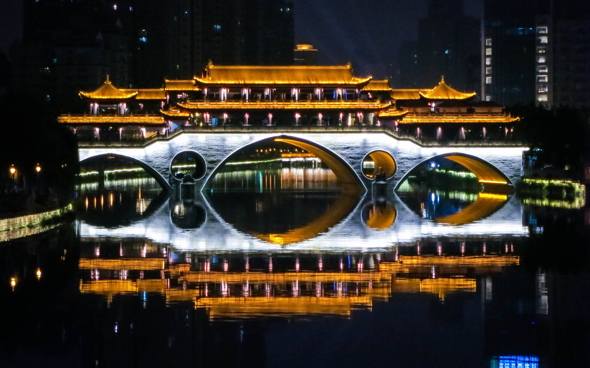 Puente Anshun En Chengdu De Noche. Fondo de pantalla