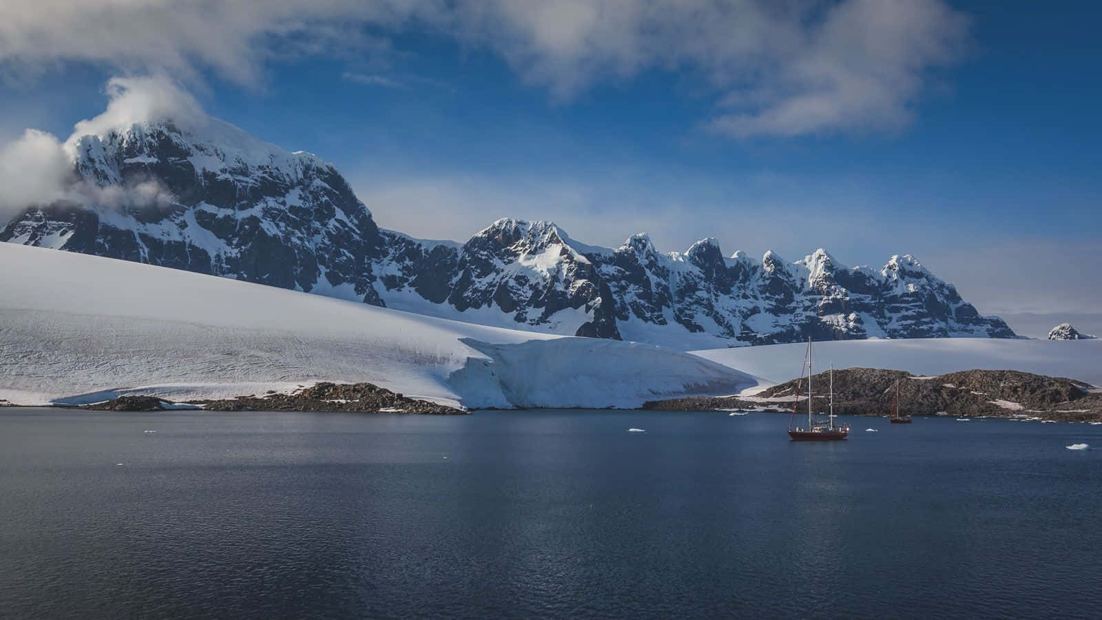 Demagnifika Glaciärerna I Antarktis