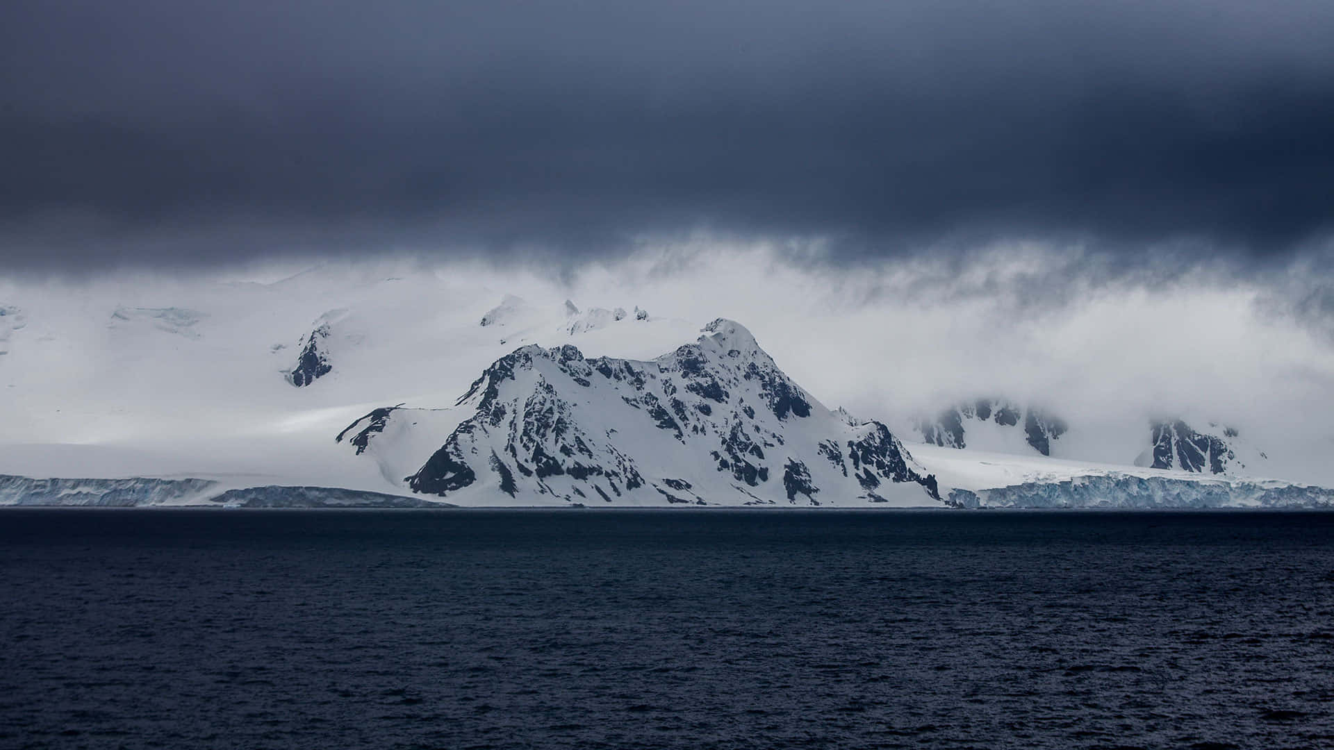 Explorala Tundra Congelada De La Antártida