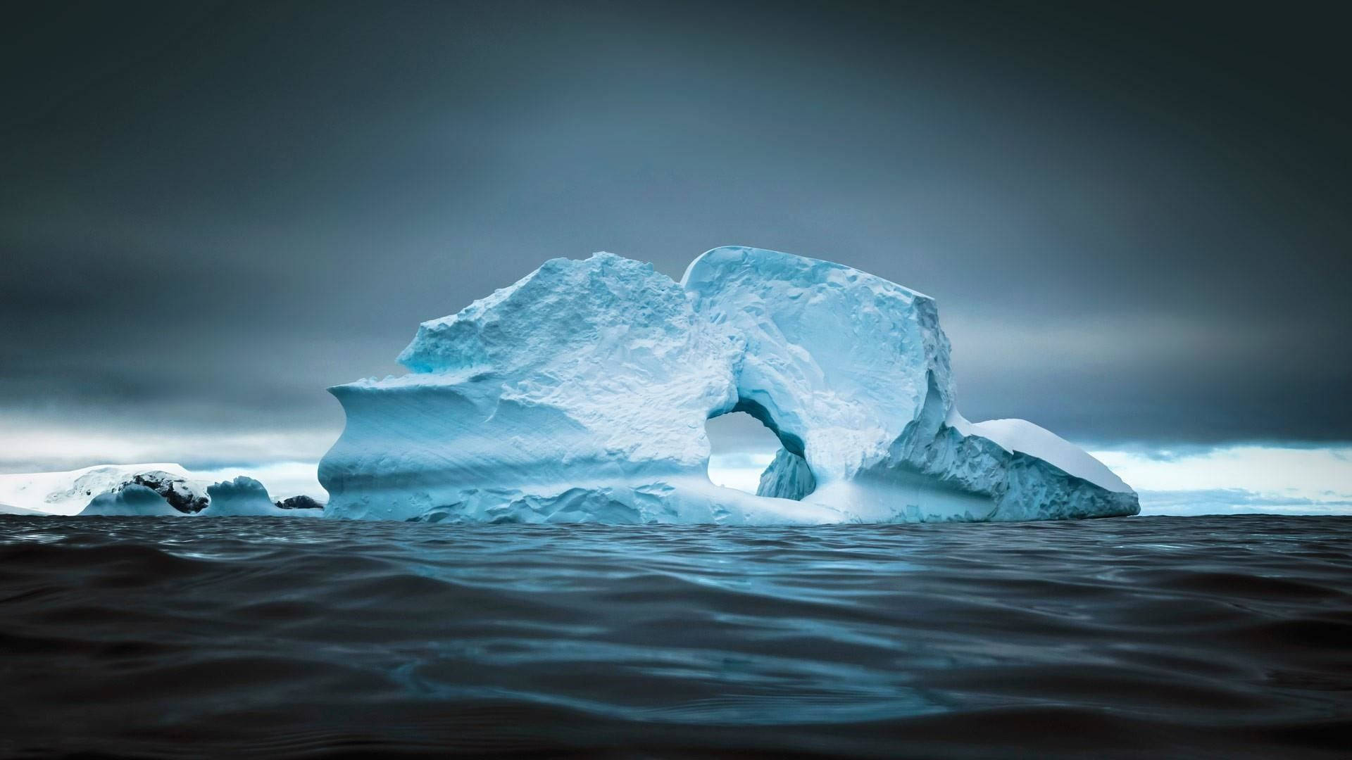Antarctica Gargantuan Ice Glacier Wallpaper