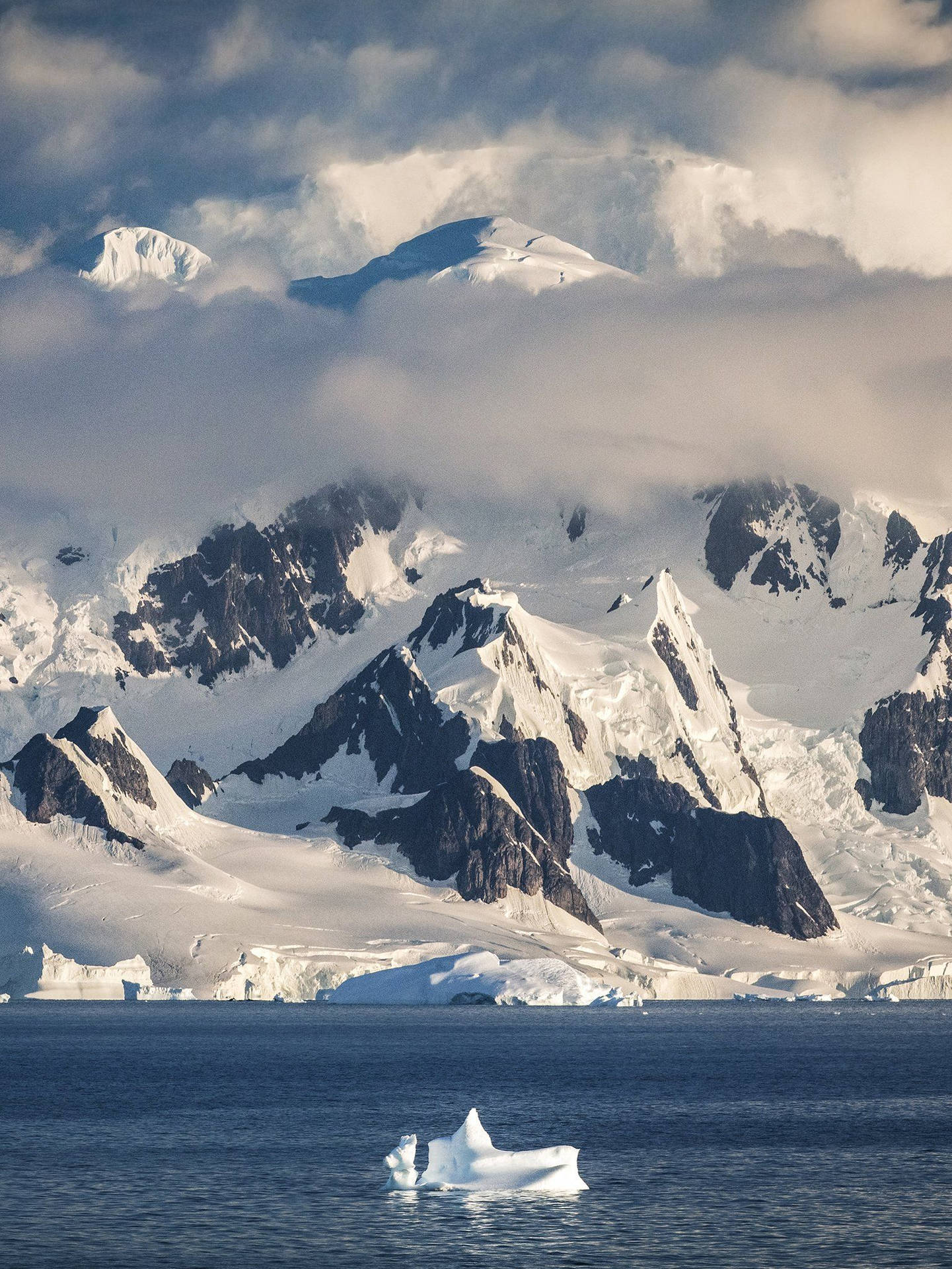 Antarctica Massive Mountain And Glacier Wallpaper