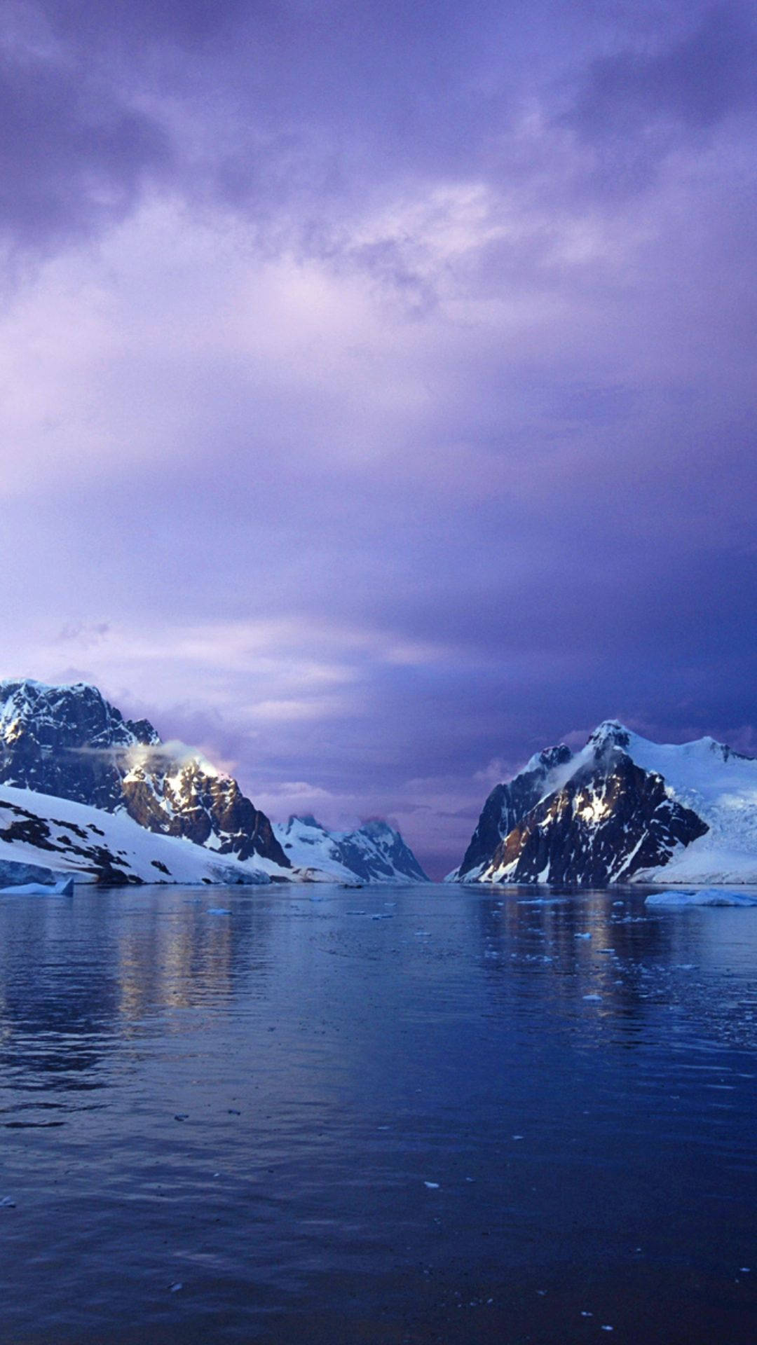 Antarctica Two Facing Mountains Wallpaper