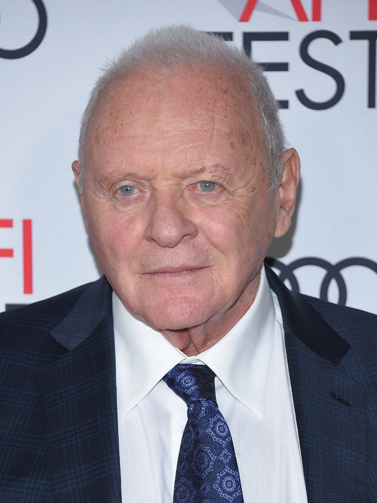 Anthony Hopkins On Stage Wallpaper