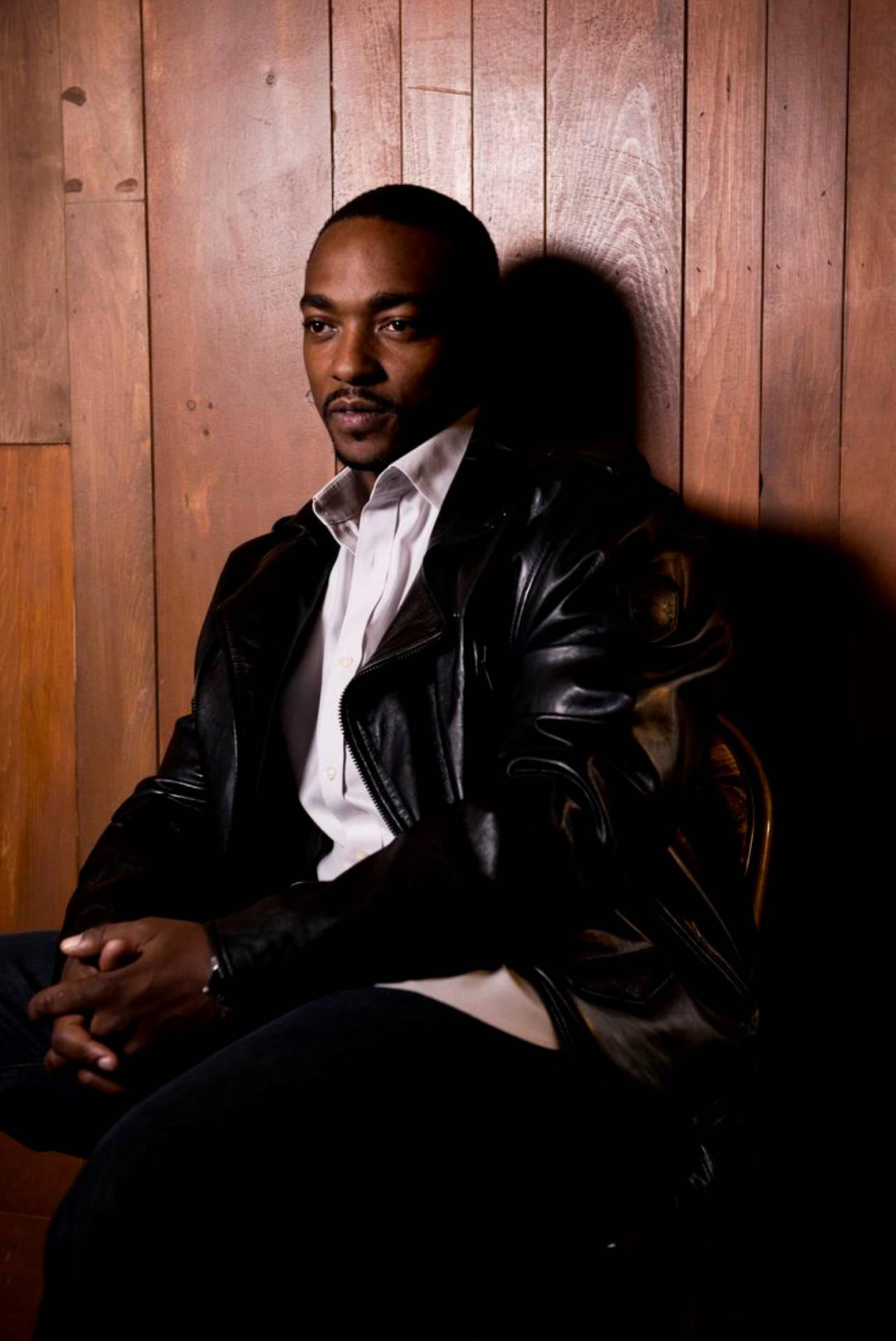 Anthony Mackie In Leather Jacket Wallpaper