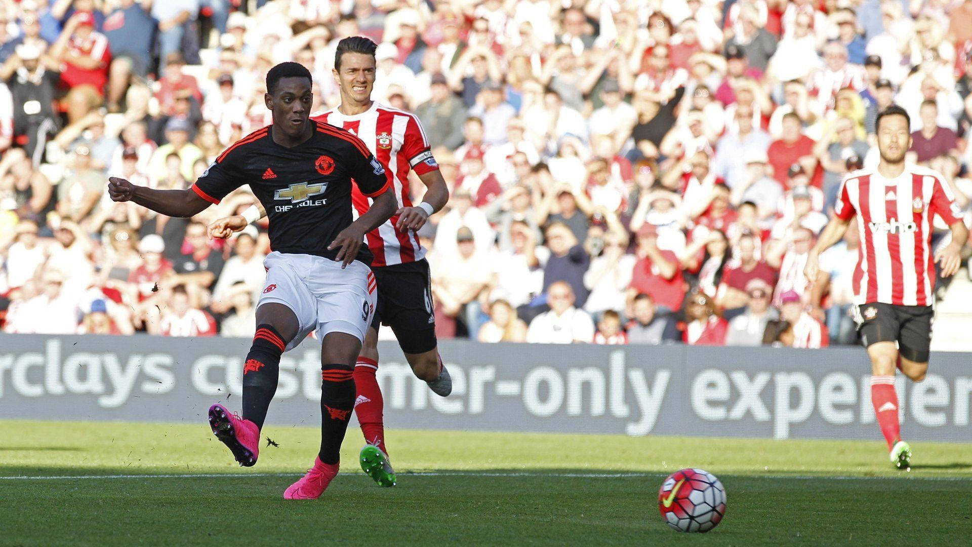 Anthony Martial under spillet Southampton Wallpaper