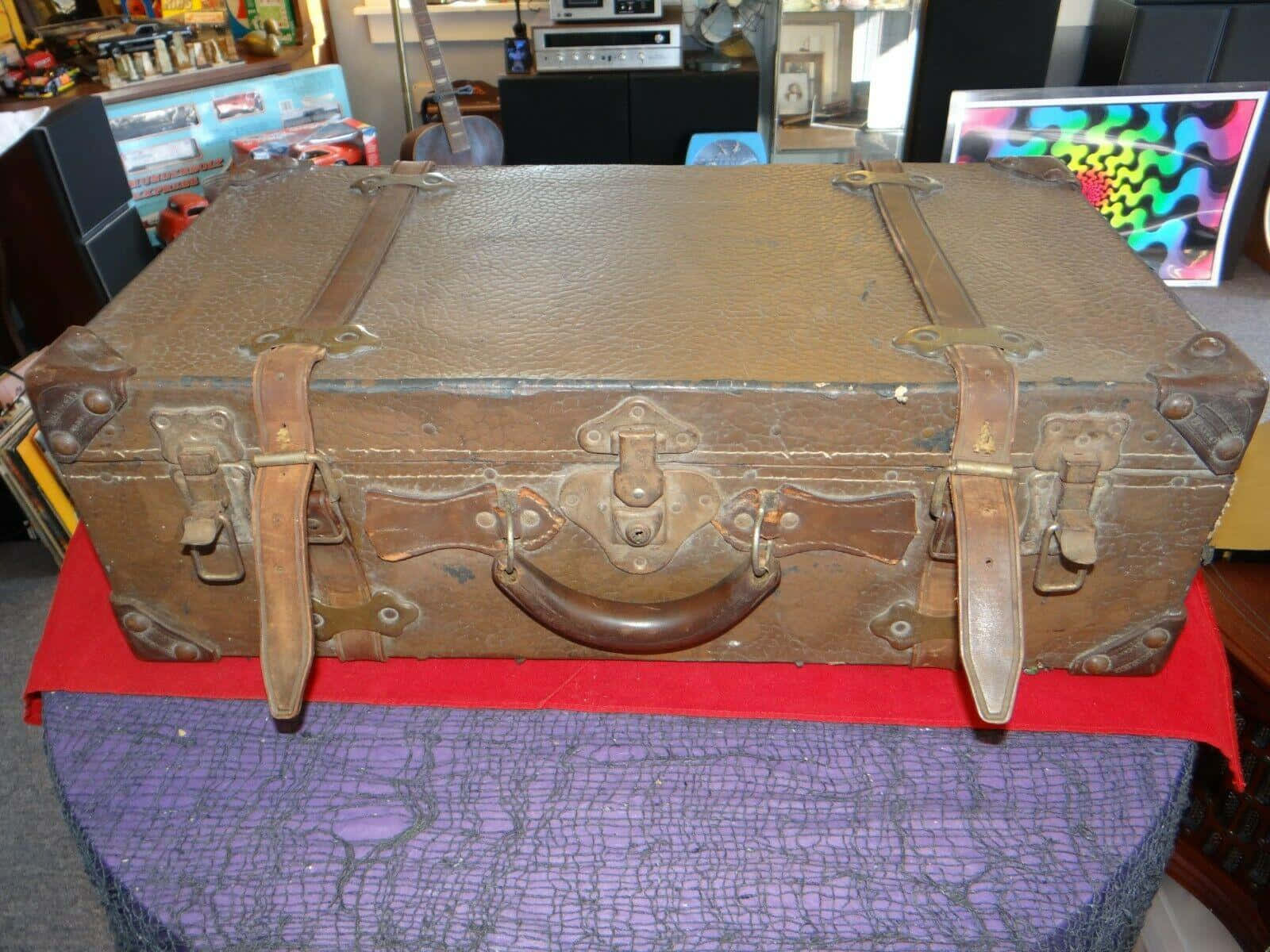 Valise En Cuir Marron Antique Fond d'écran