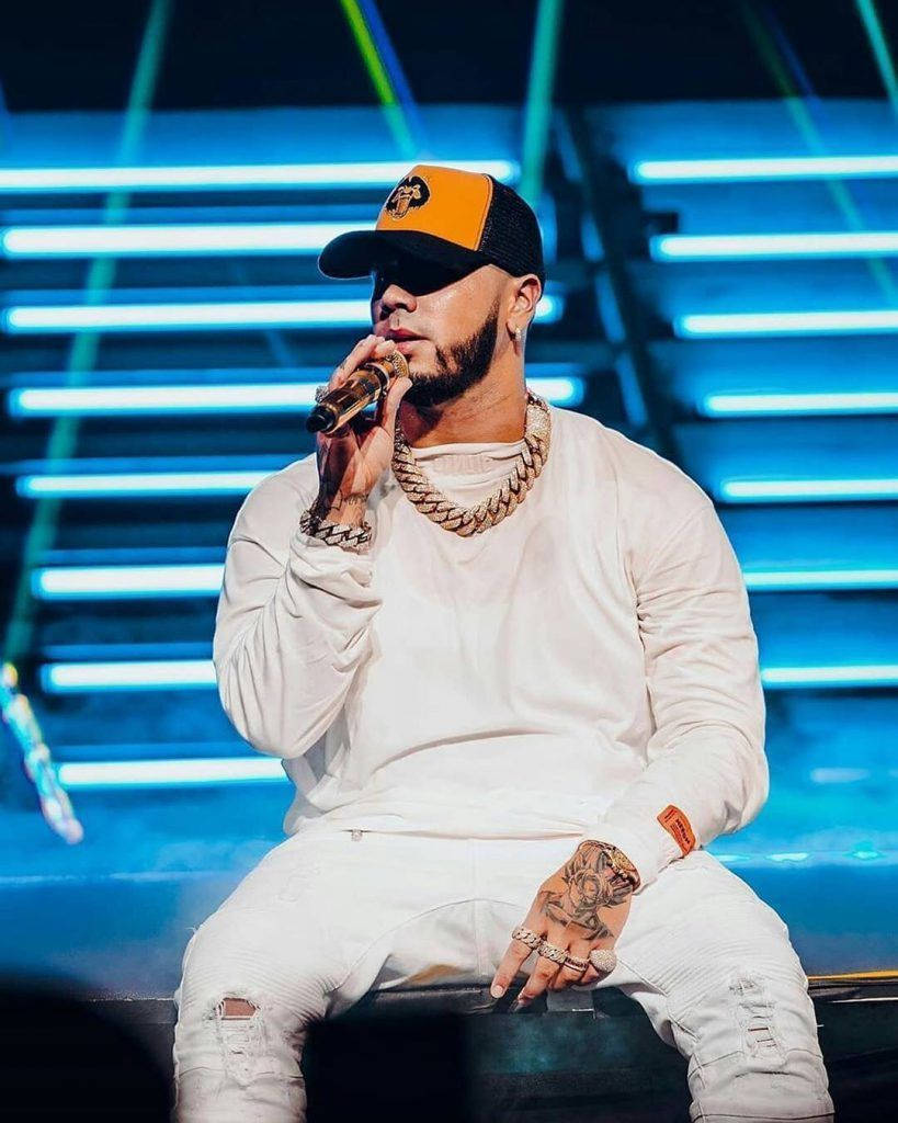 Anuel AA All White Outfit Wallpaper
