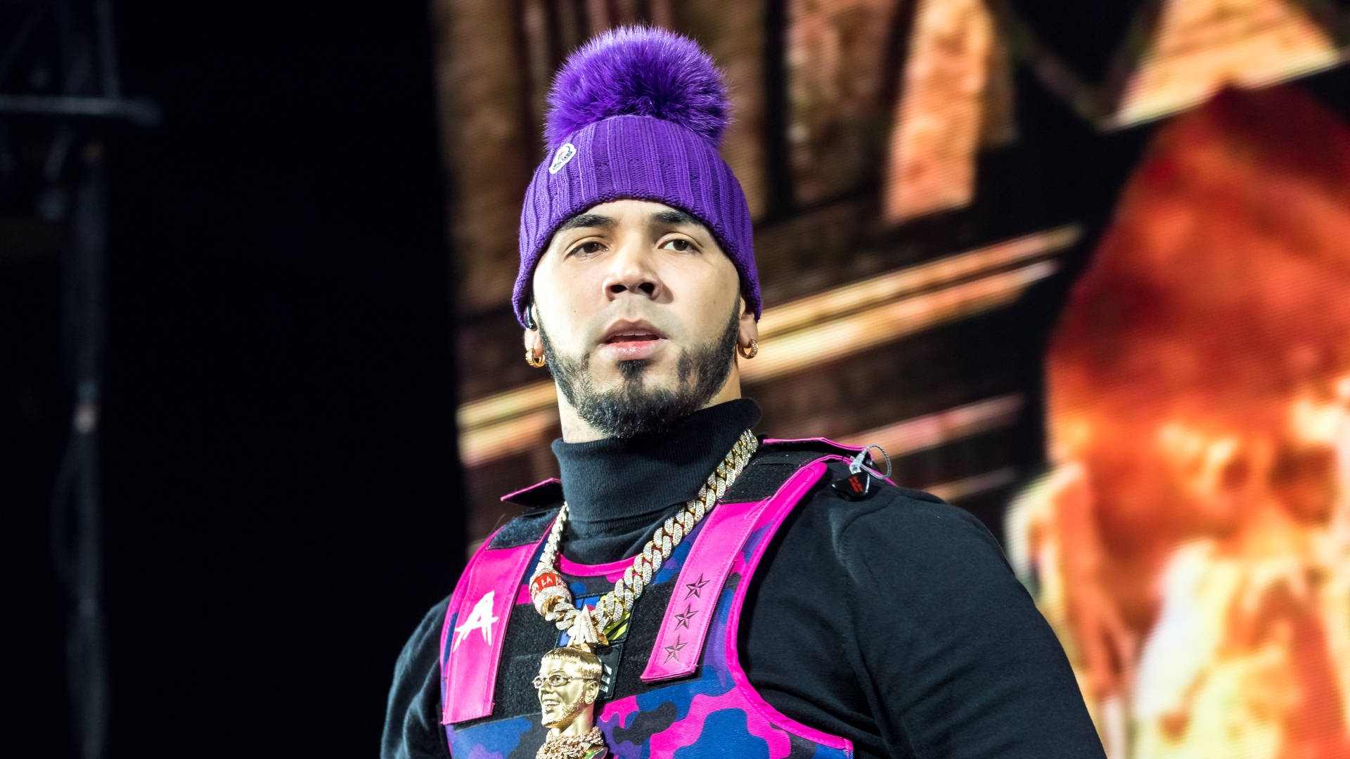 Anuel AA Intocable Performance Wallpaper