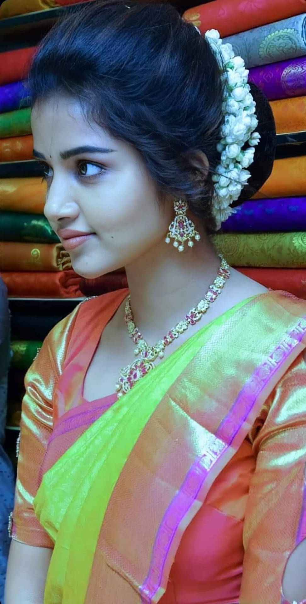 Malayalam Actress Anupama Parameswaran HD Images