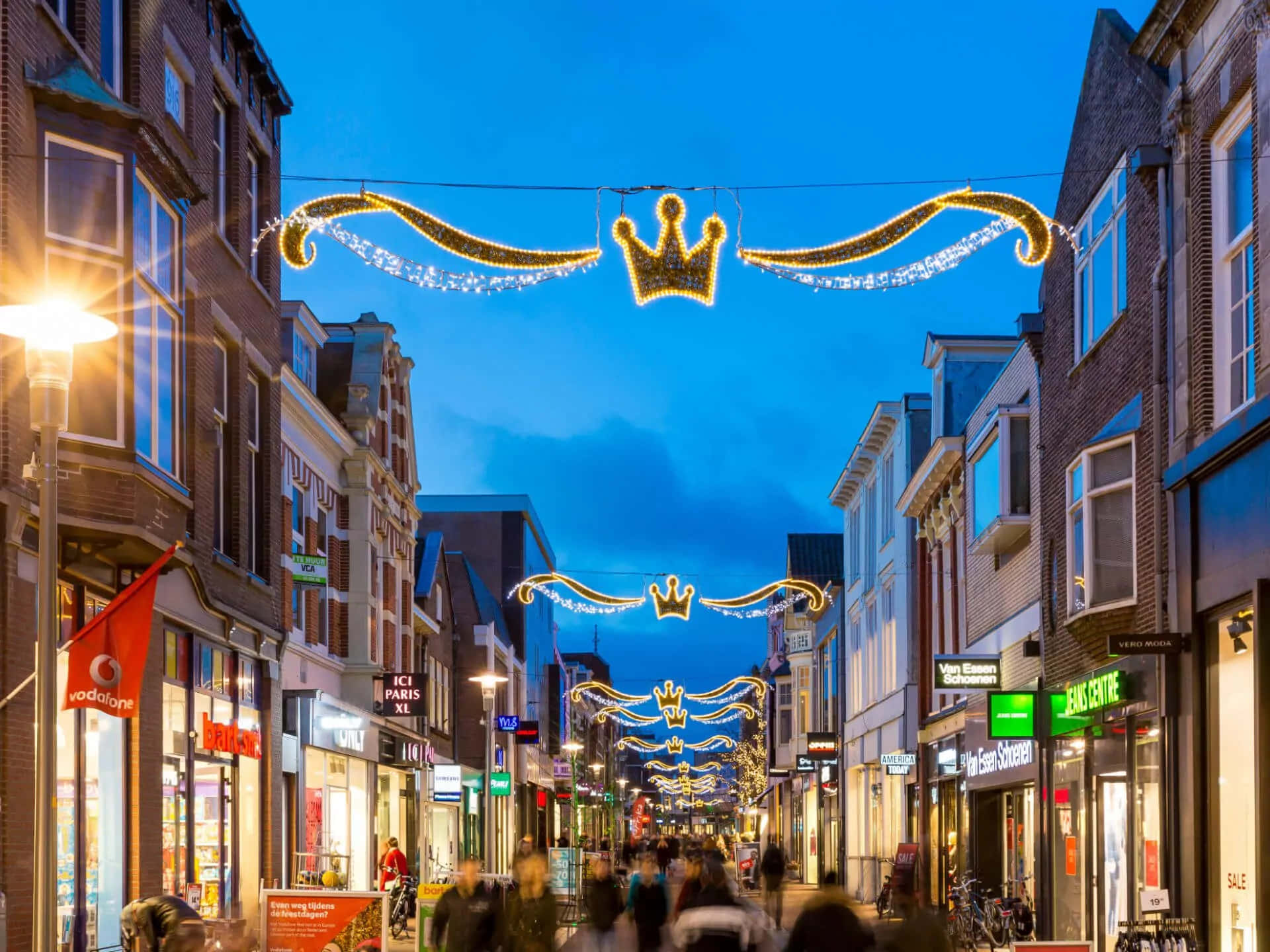 Apeldoorn Holiday Street Lights Wallpaper